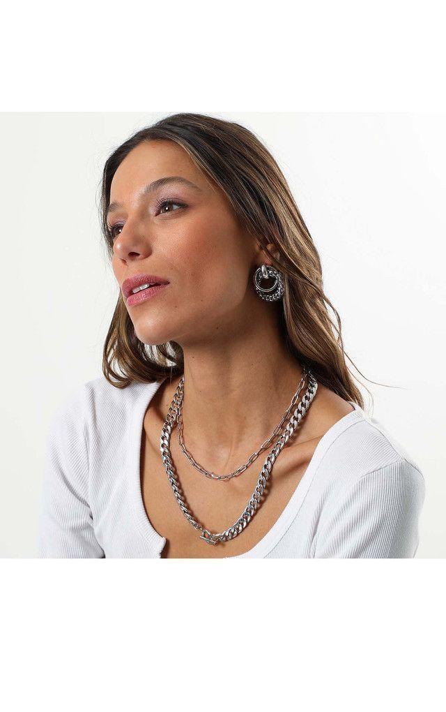 Collar Corto Plateado Chained Humana-1