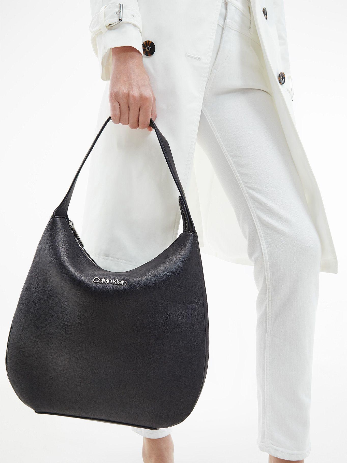 Cartera Hobo Ck Must Negro Calvin Klein-3