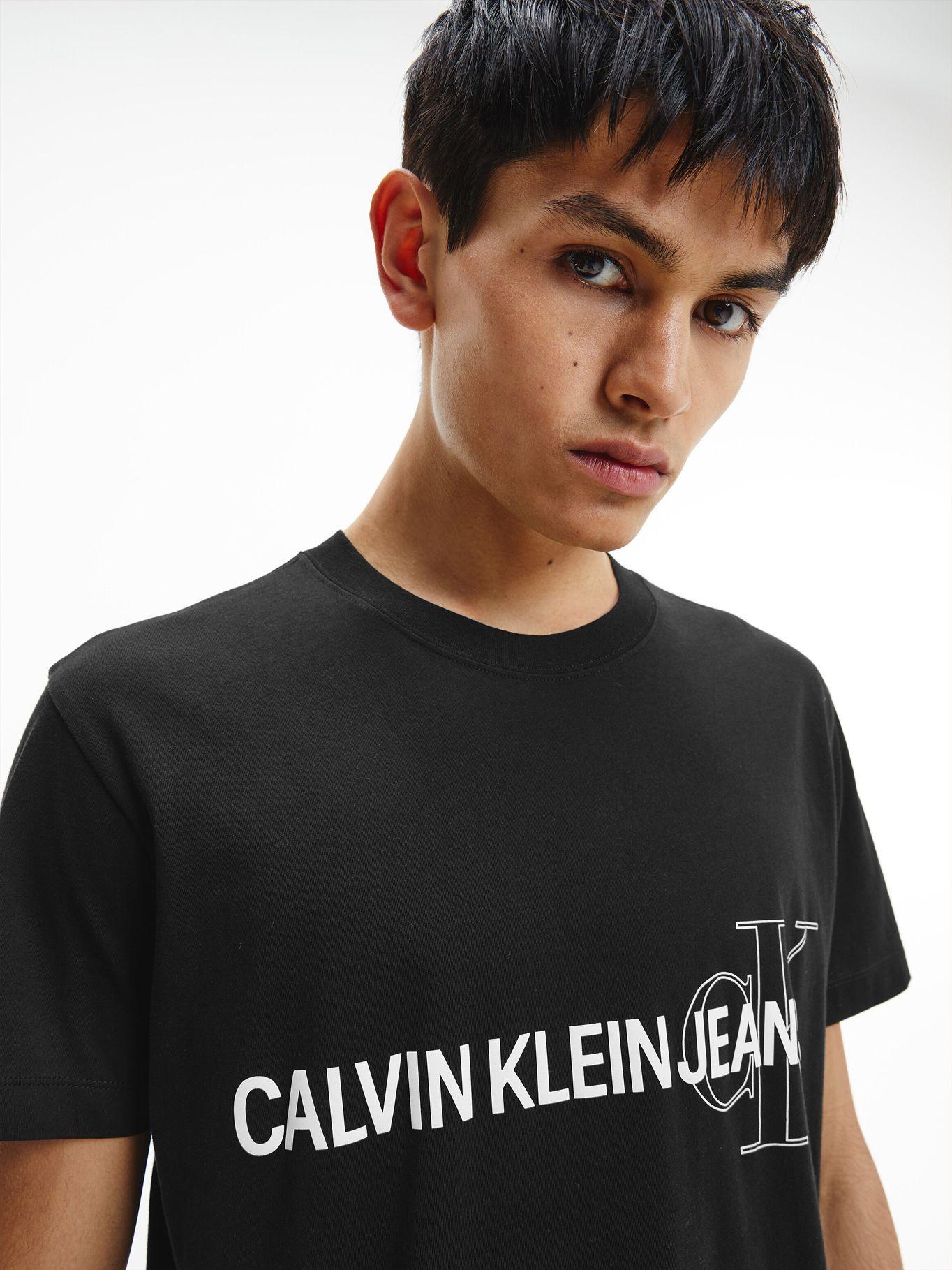 Polera Seasonal Graphic Negro Calvin Klein Hombre-2