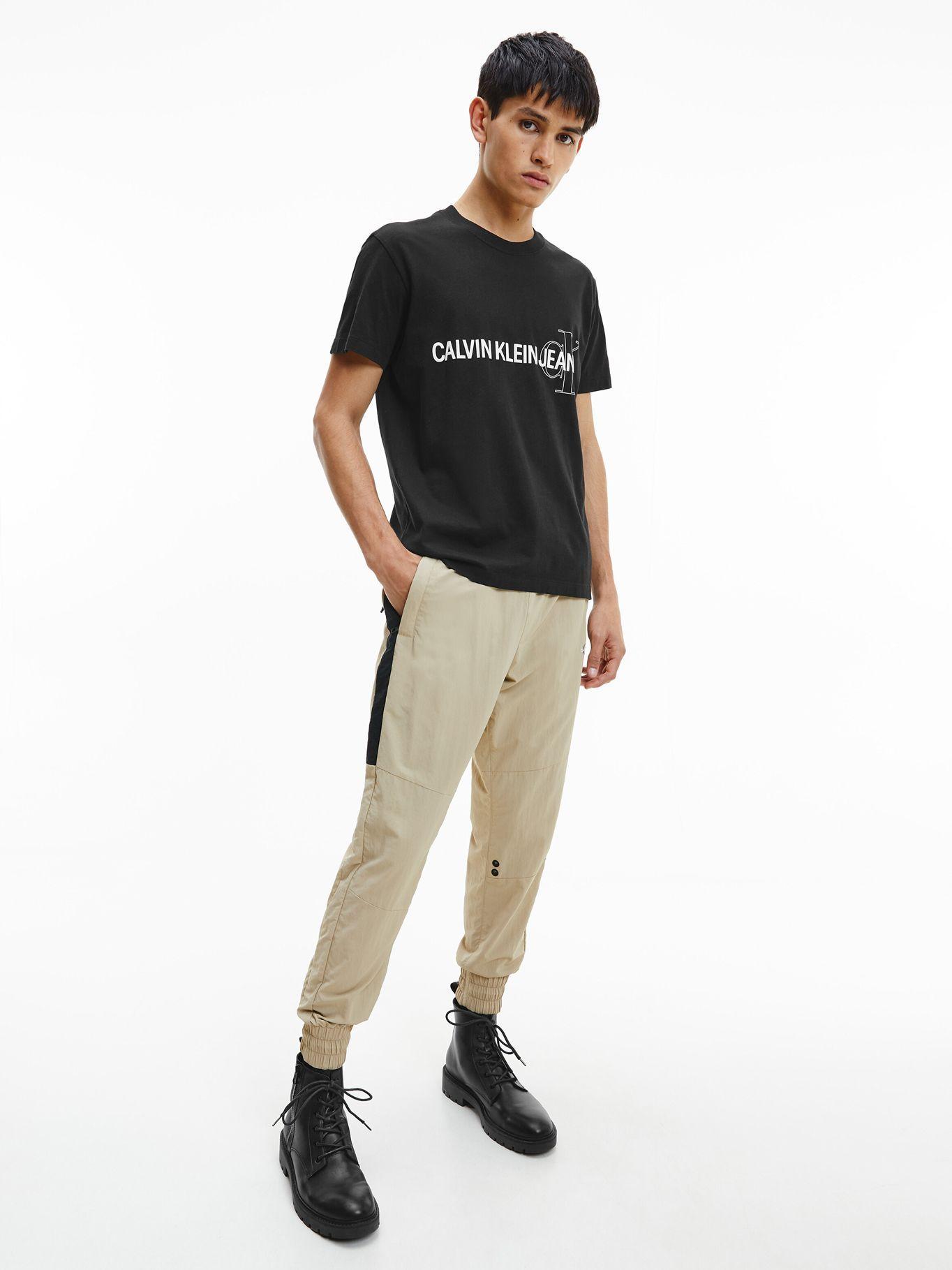 Polera Seasonal Graphic Negro Calvin Klein Hombre-0