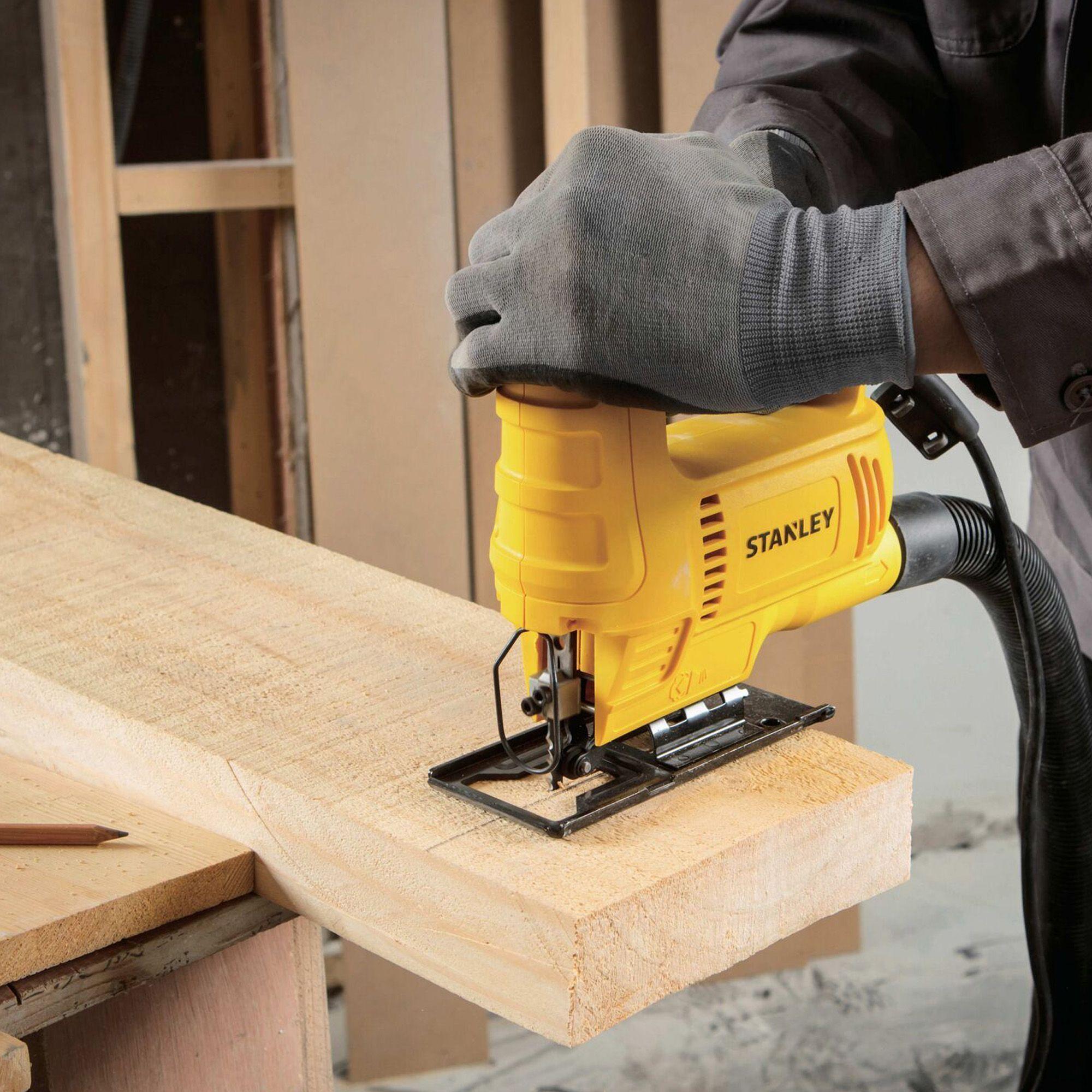 Sierra Circular 1600w + Sierra Caladora Stanley Sc16-sj45-3