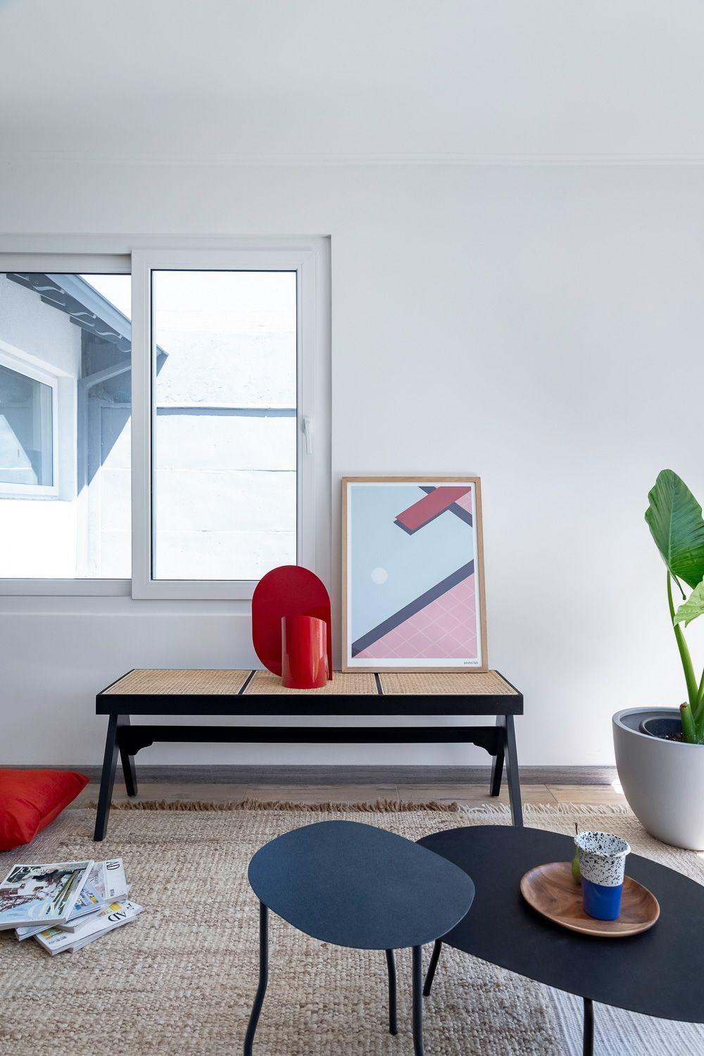 Banca Levin de madera color negro y rattan-6