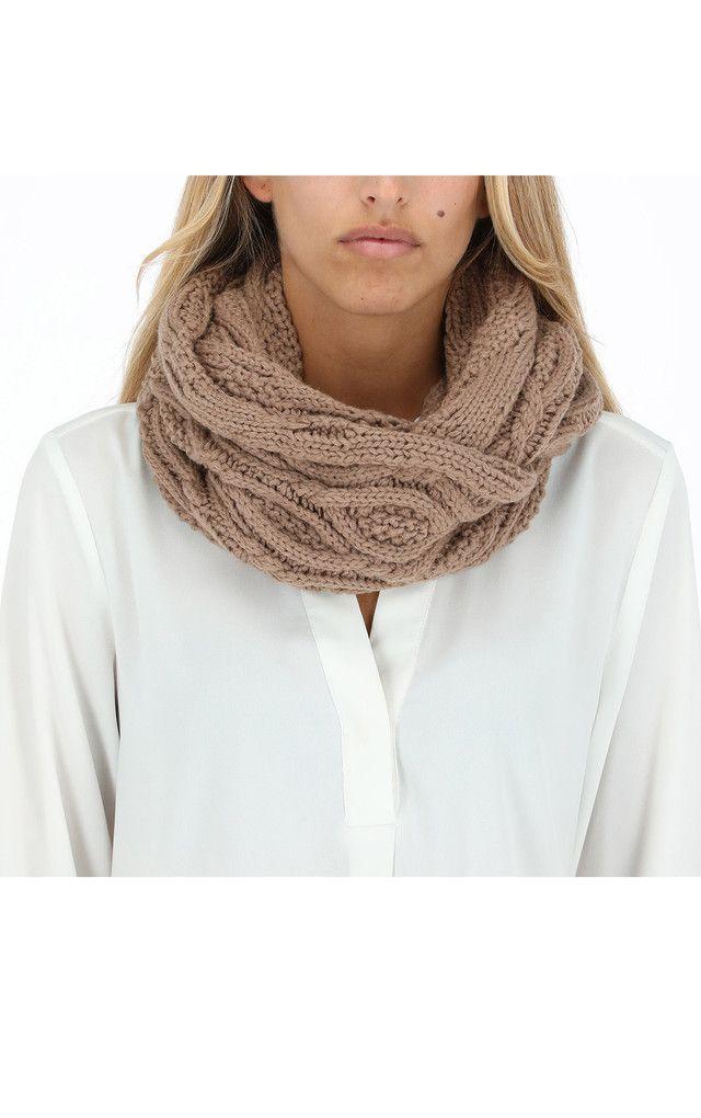 Cuello Torcido Café Humana-2