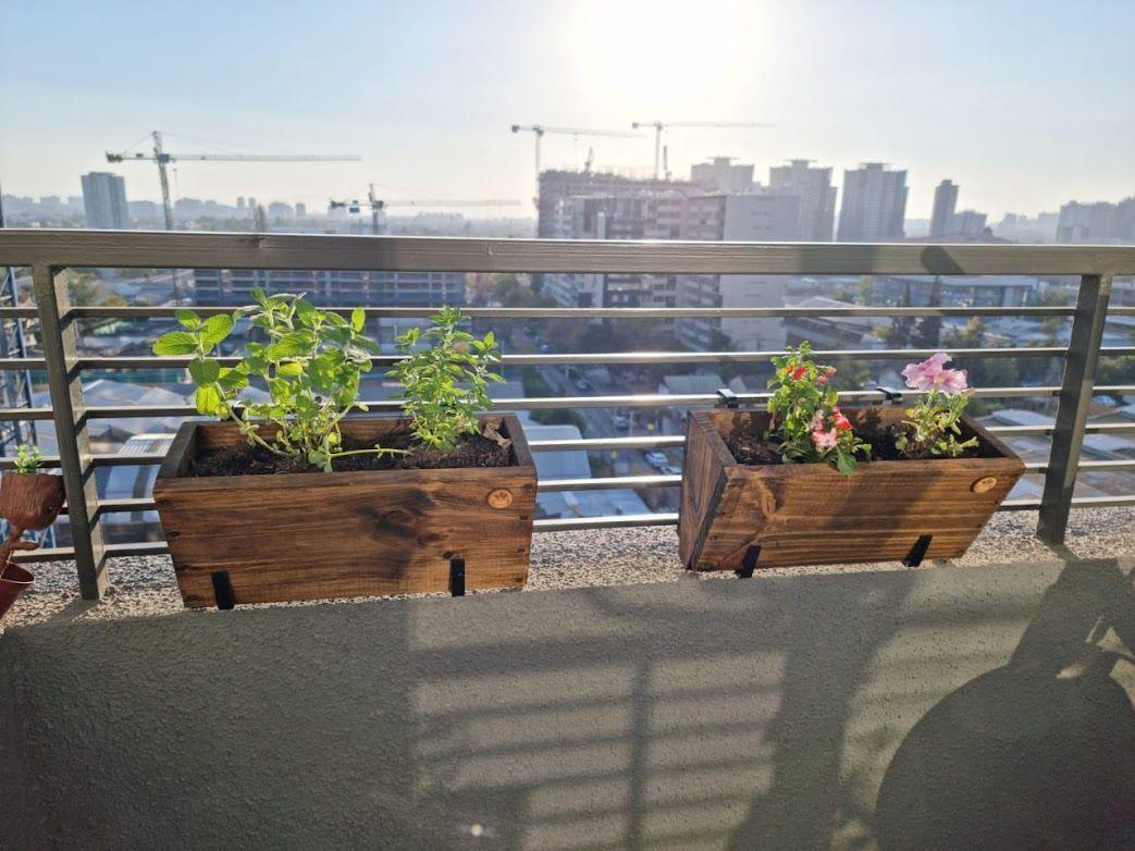 Macetero balconera de madera con ganchos 40CM-7