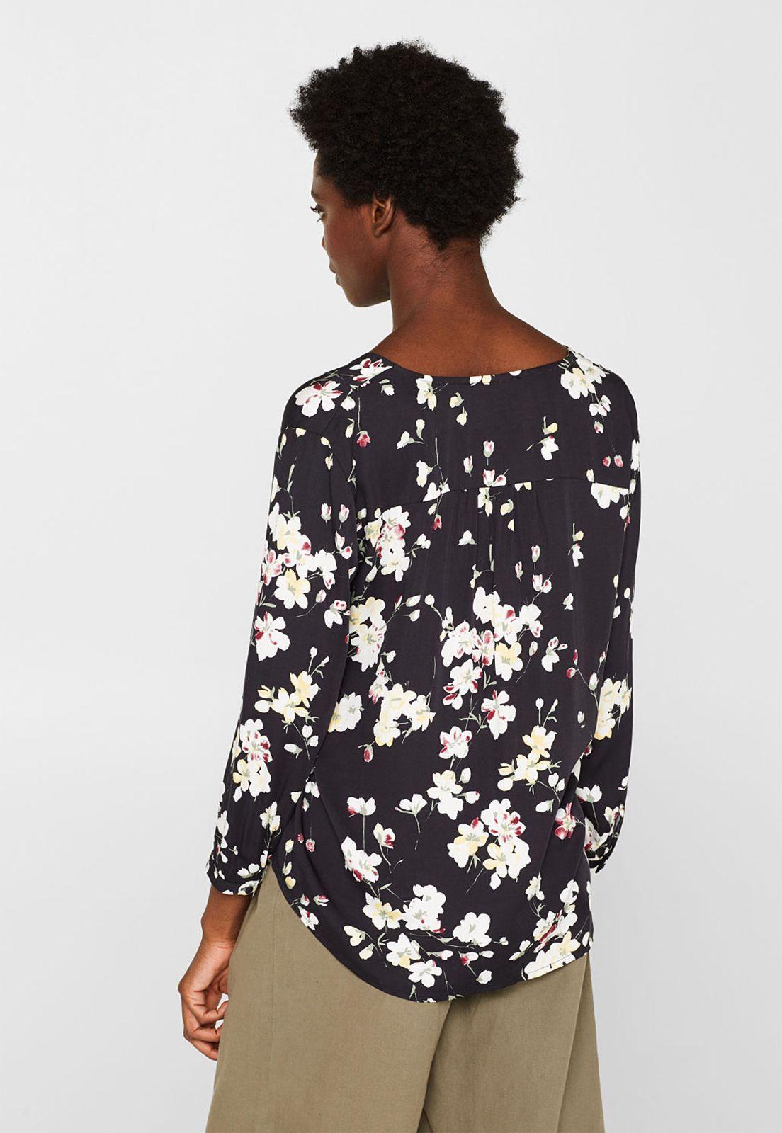 Blusa con estampado y tira de botones decorativa Negro-1