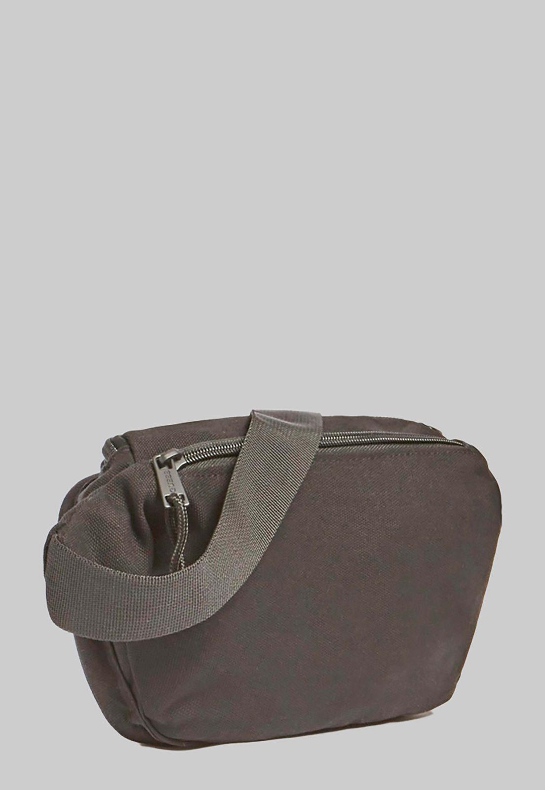 Banano Logo Hip Pack Jblk Negro Guess-1