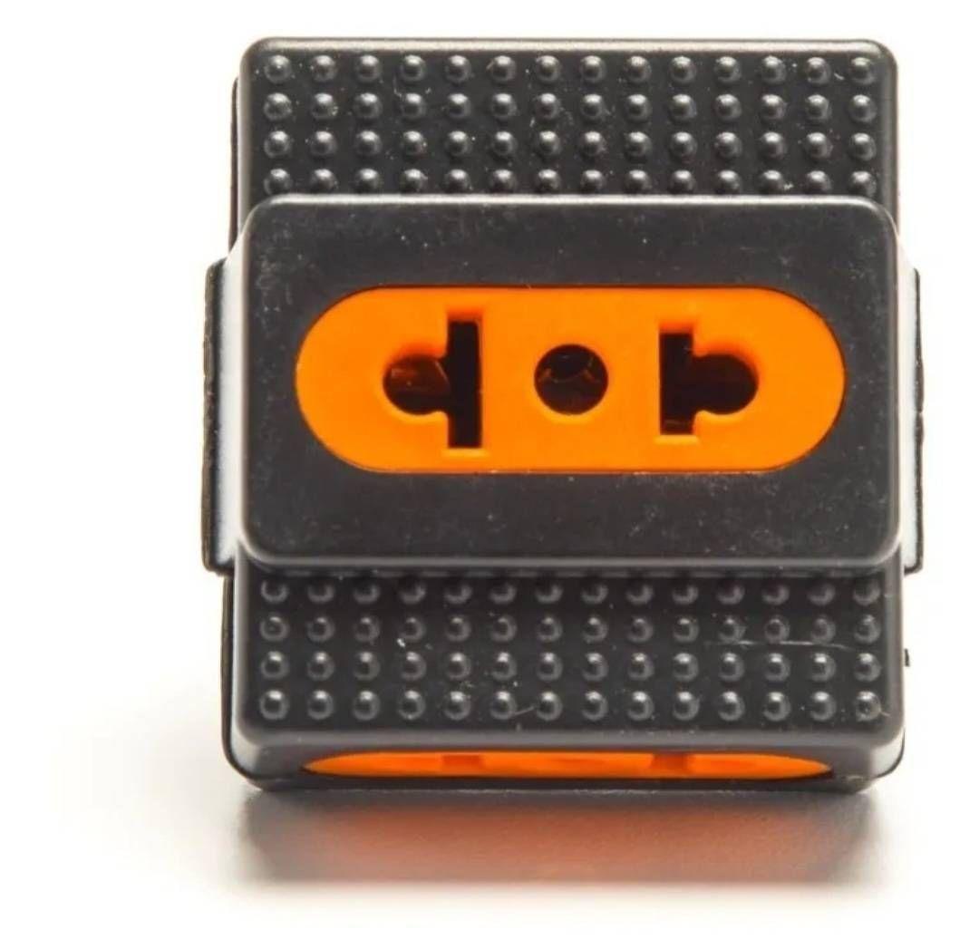 ENCHUFE TRIPLE NEGRO 10 A  MAX. 1500W-2