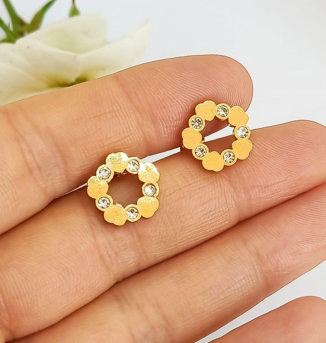 Aros Punto Luz Corona corazones enchapada en oro 14k-4