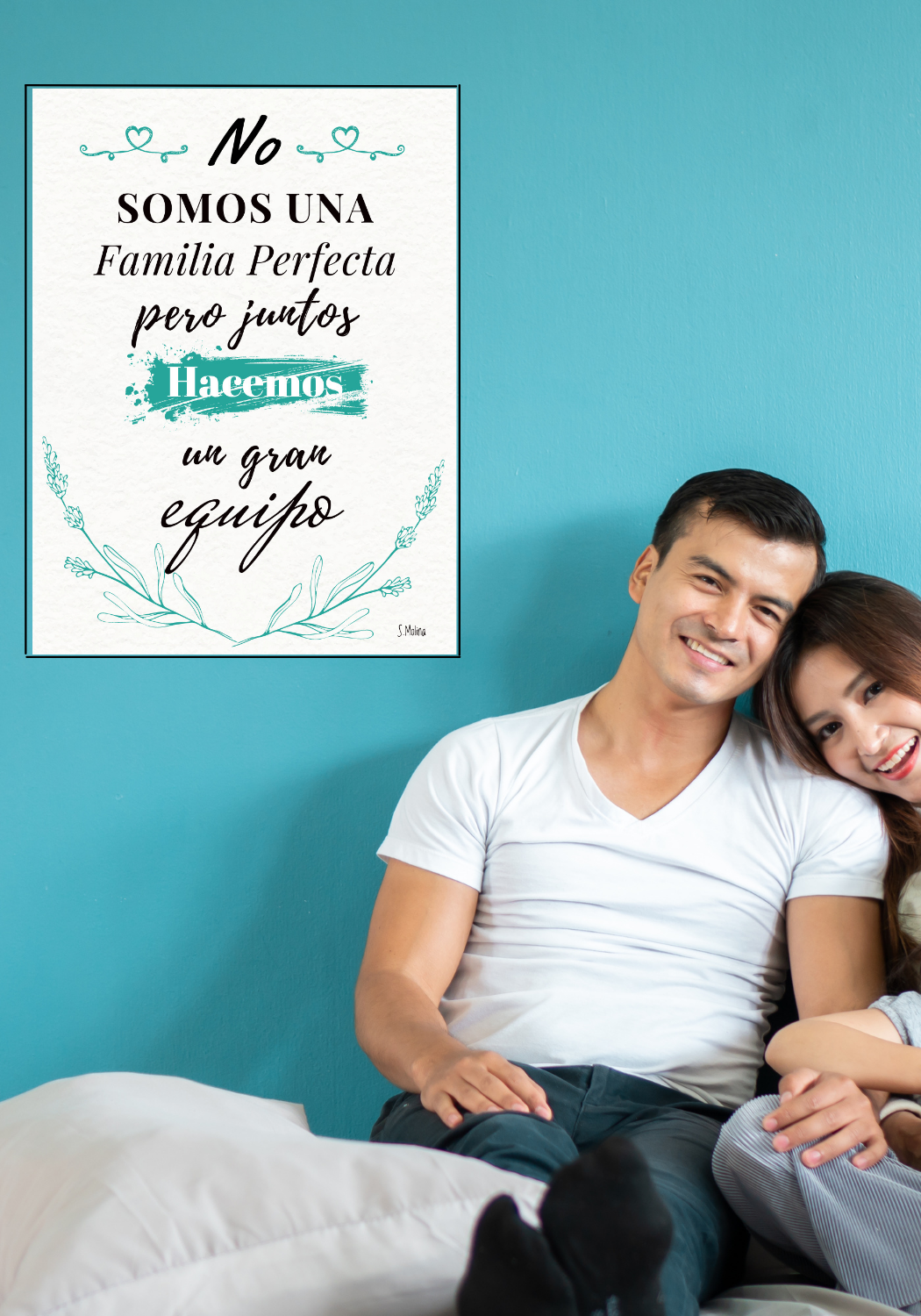 CUADRO DE MADERA "NO SOMOS UNA FAMILIA PERFECTA"-1