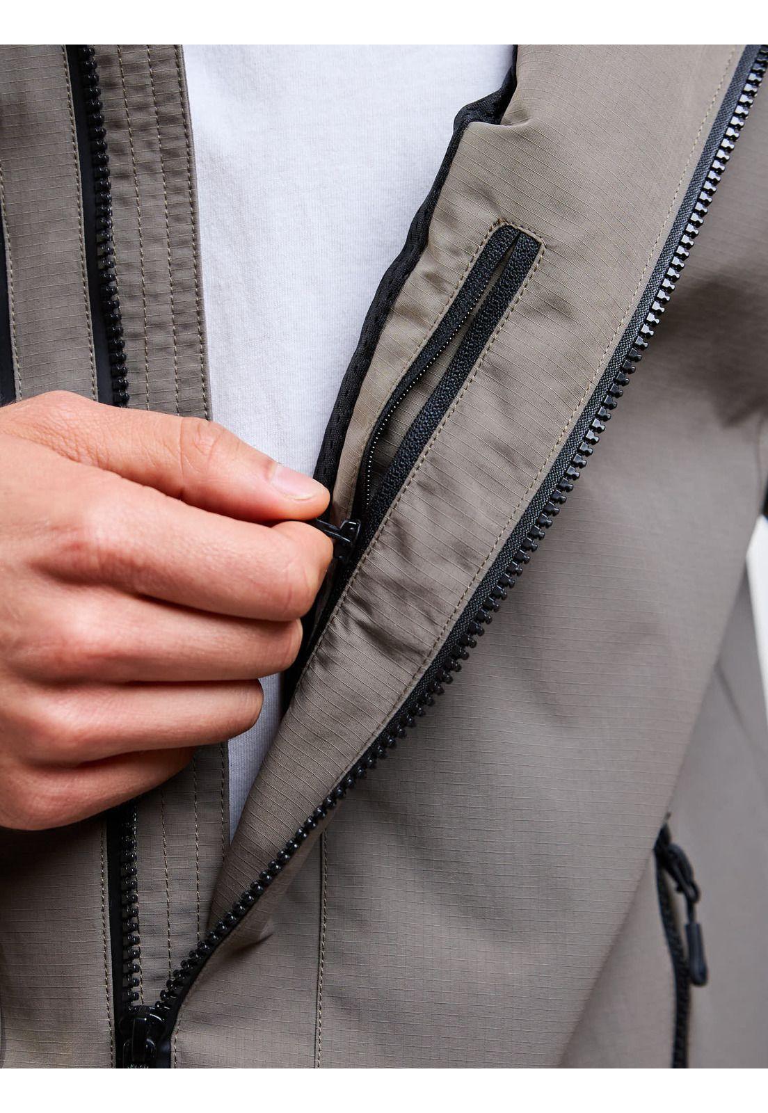 Cortaviento Ironwave Café Hombre Volcom-6