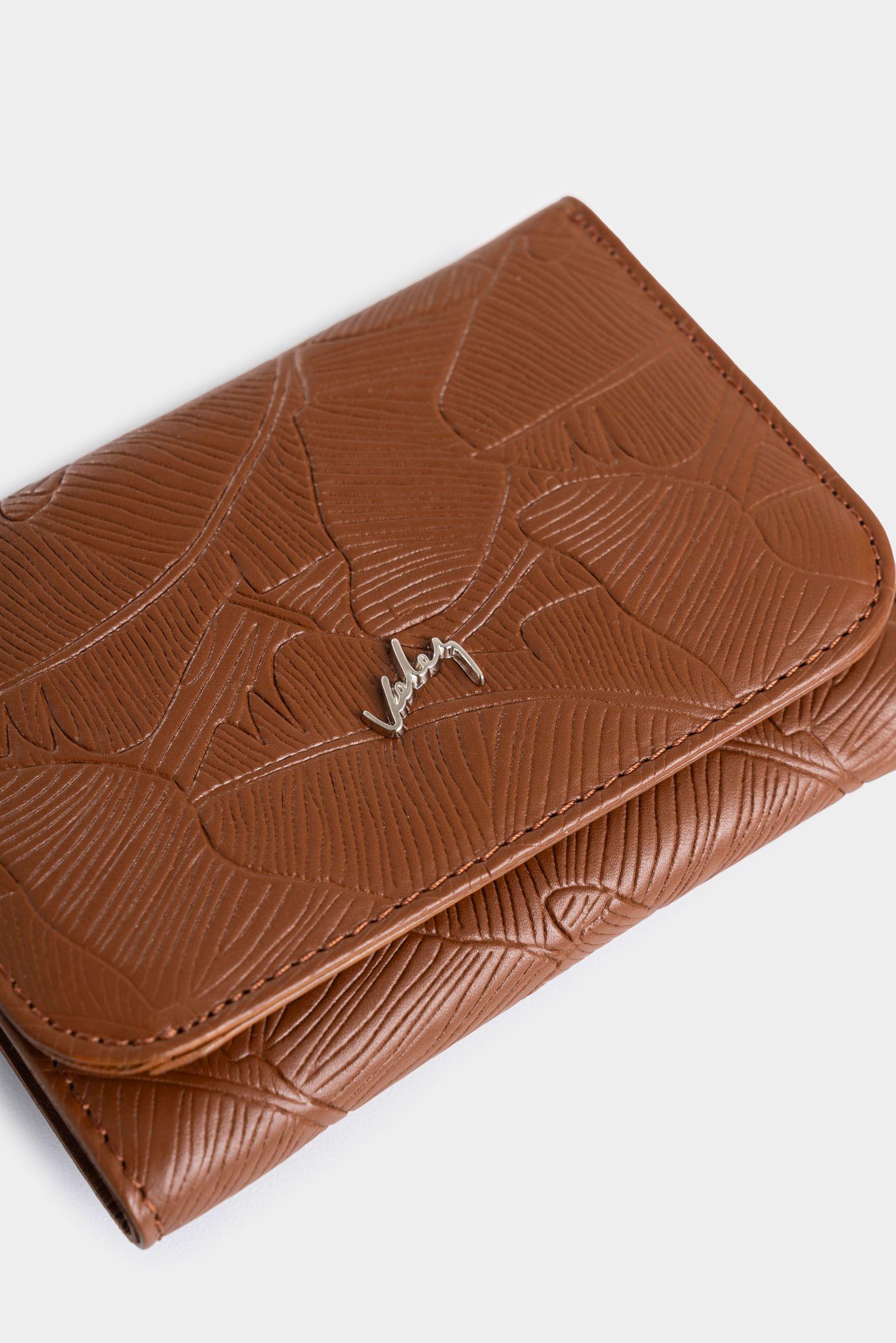 Billetera colory de cuero para mujer grabado placa palmeras miel-3