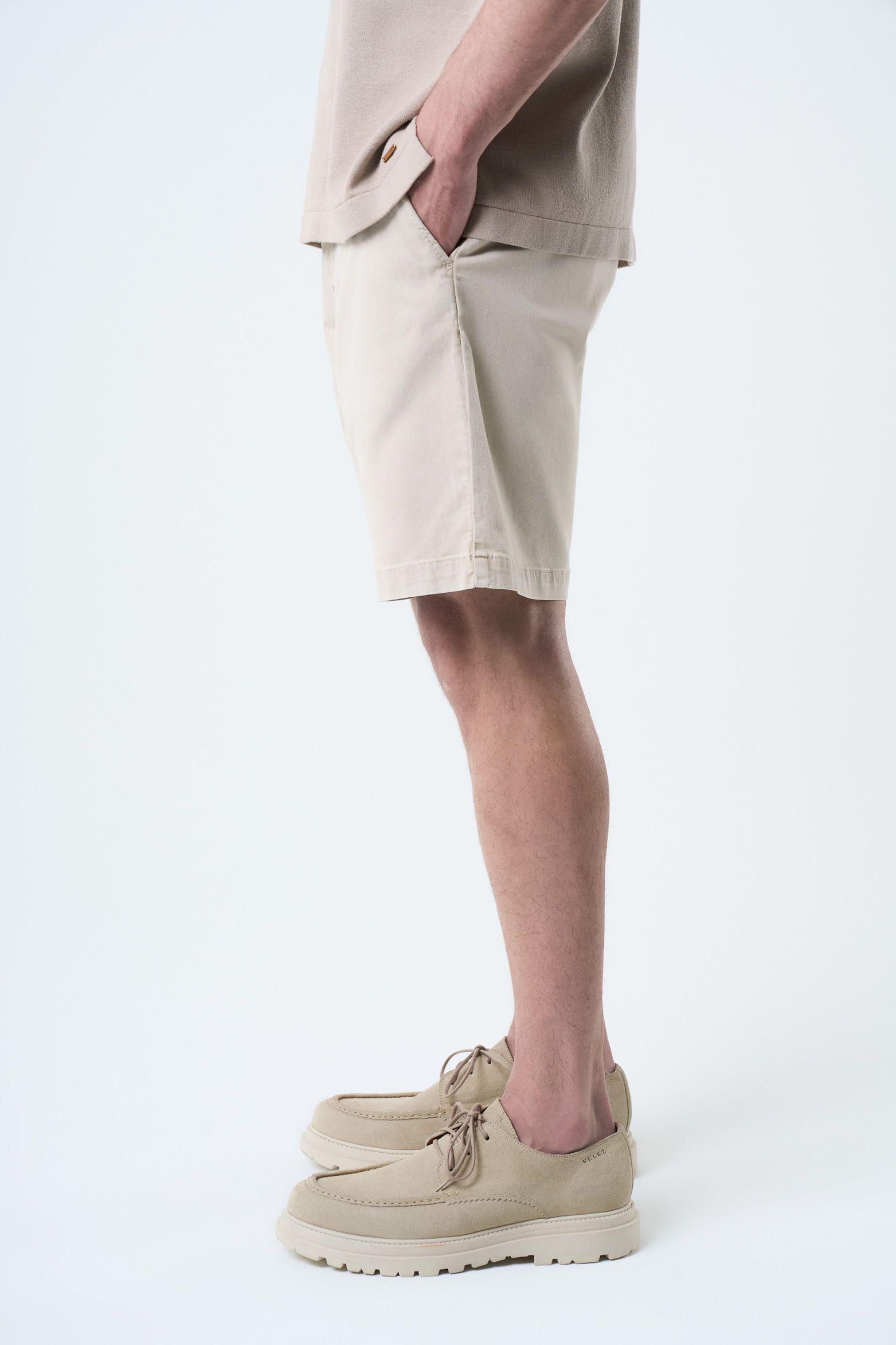 Bermuda Acacia en drill para hombre silueta amplia crema-5