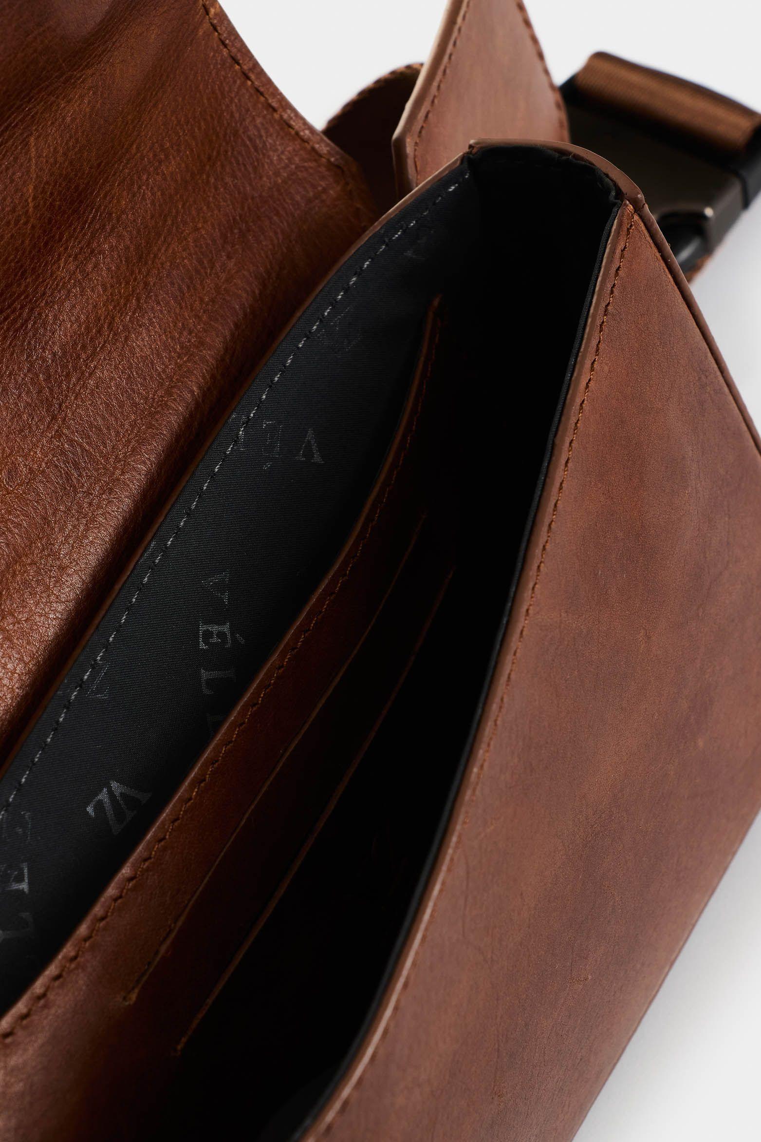 Vélez Riñonera Dune De Cuero Hombre Silueta Hexagonal Miel-4