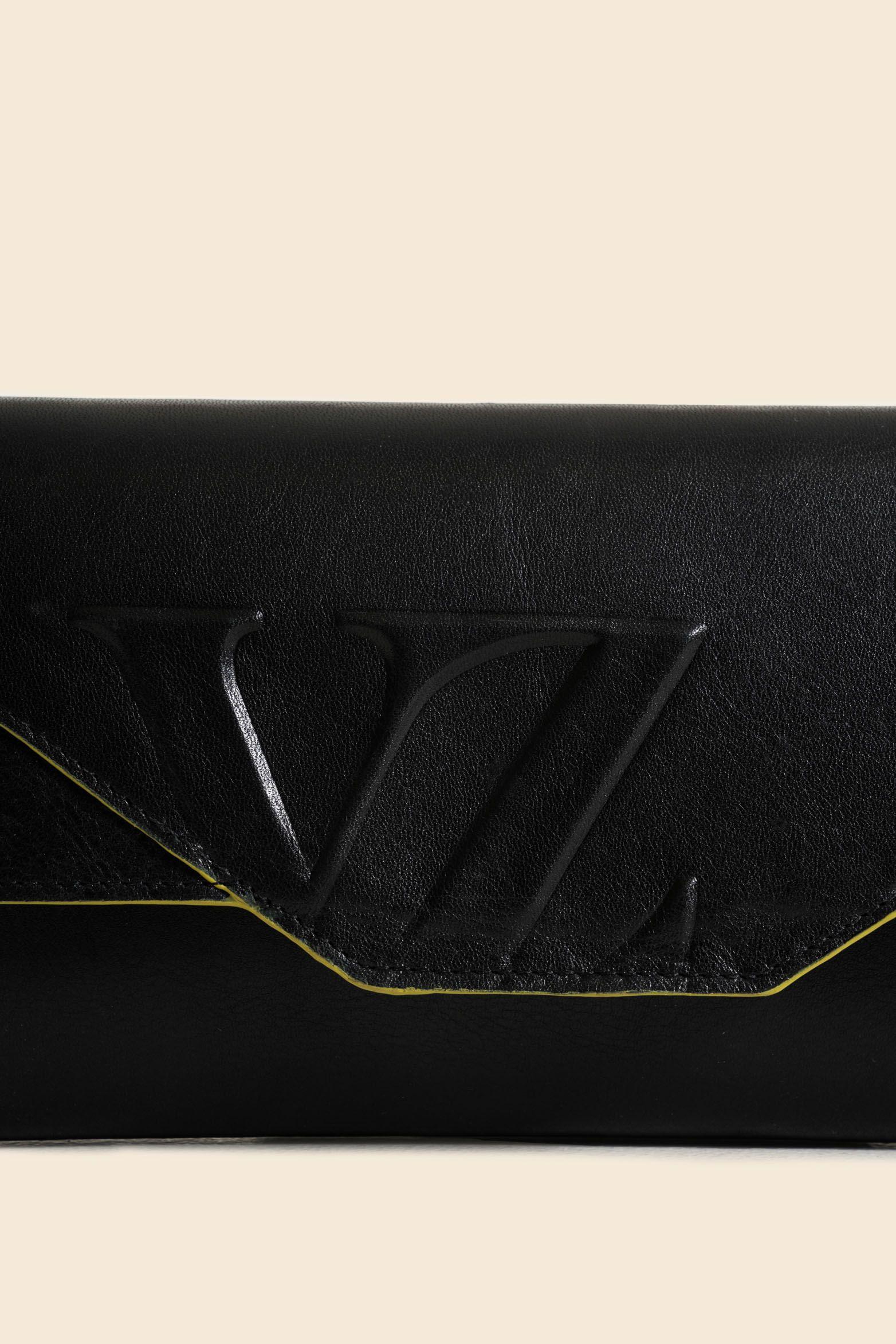Billetera porta chequera damasco de cuero para mujer monogram Negro-3