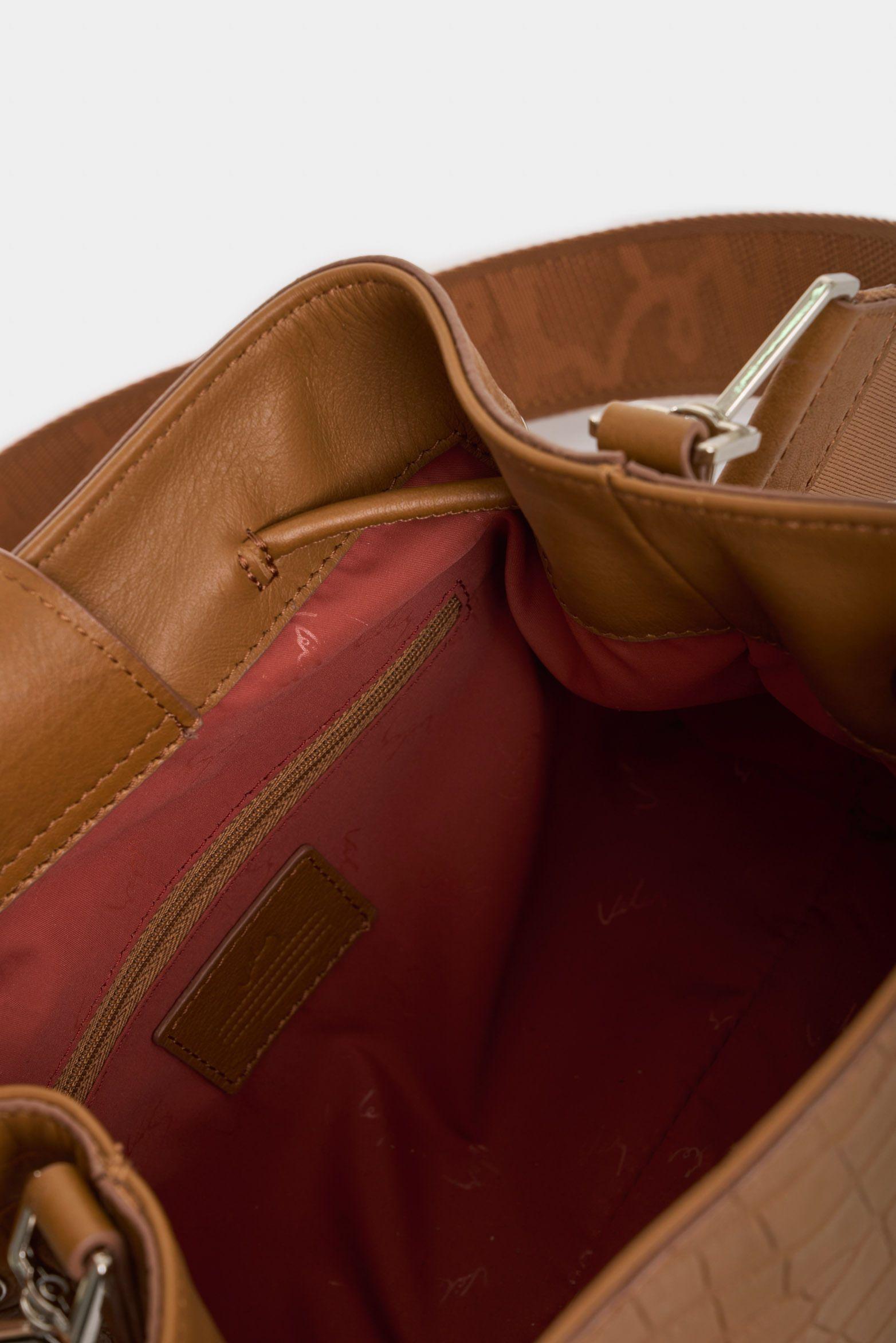 Vélez Manos Libres Goji De Cuero  Mujer Detalle Grabado Miel-4