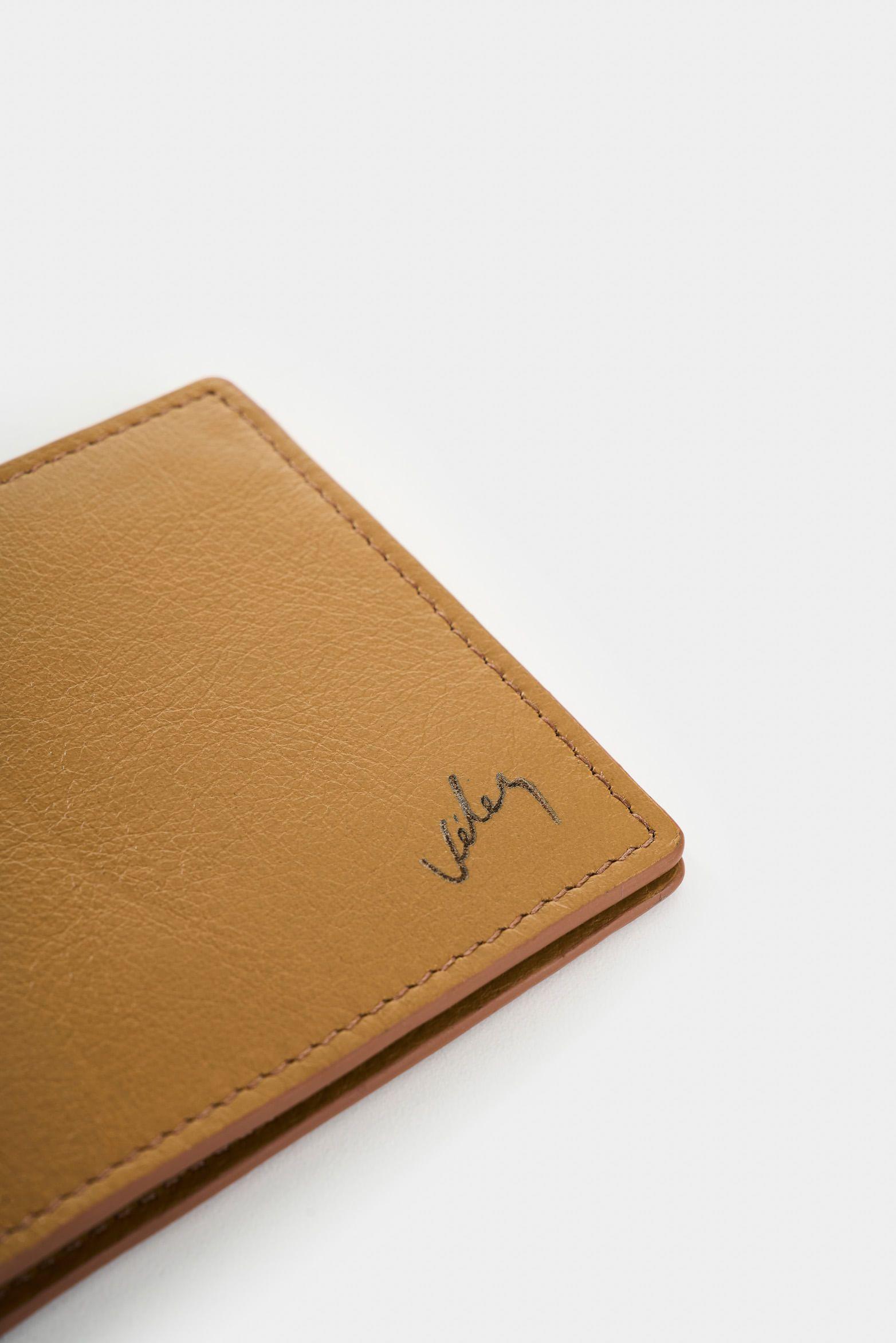 Vélez Billetera Cuero Con Detalle Grabado Hombre Lira Miel-3