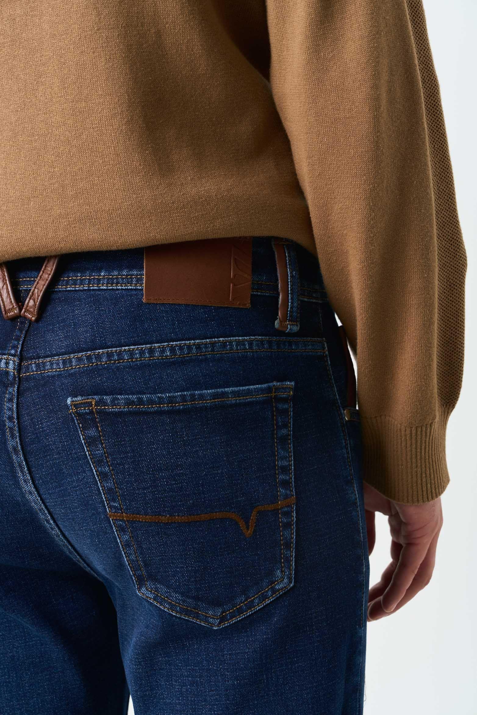 Vélez Jean Terra Semi Fitted Hombre Detalles Cuero Azul-6