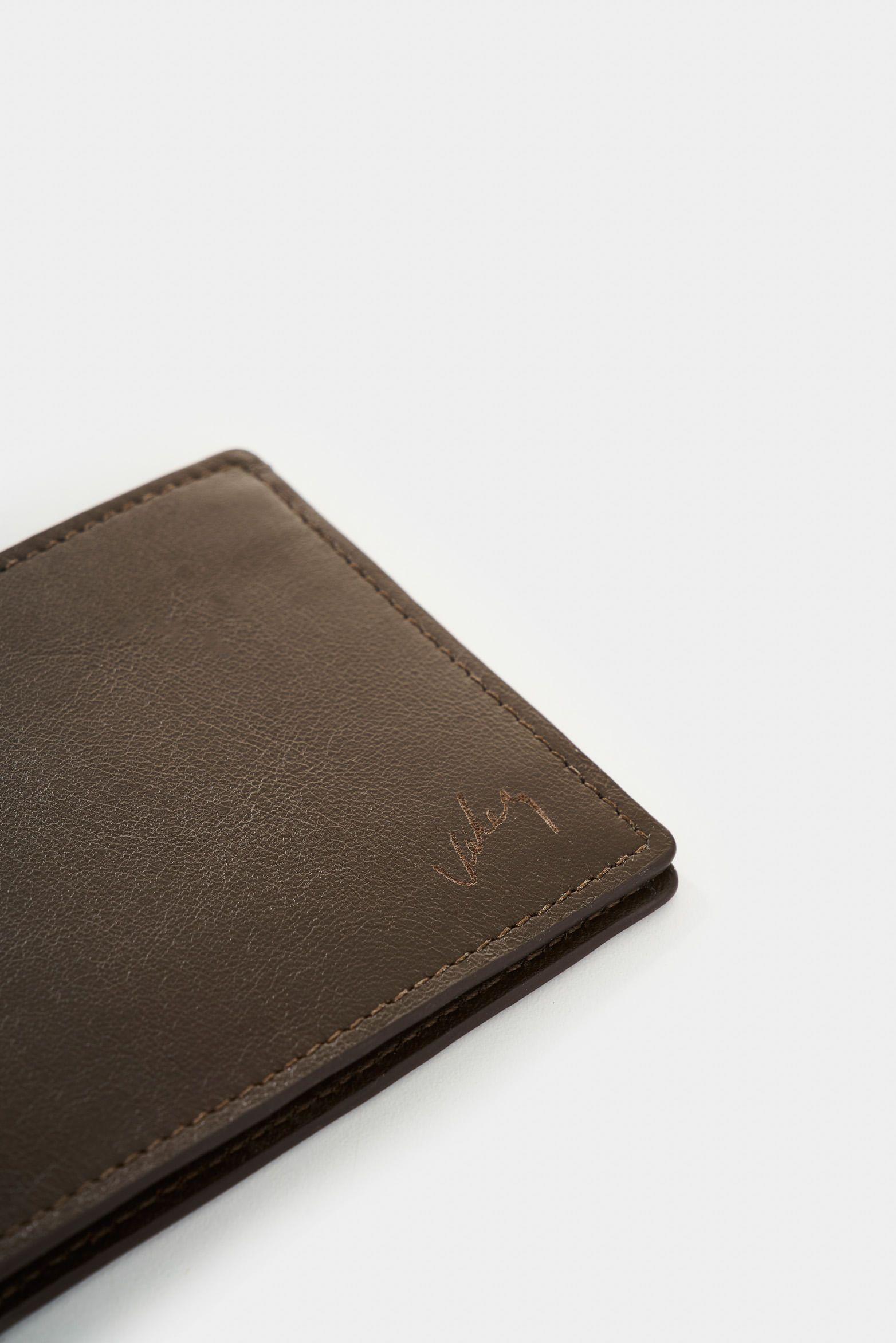 Vélez Billetera Cuero Con Detalle Grabado Hombre Lira Cafe-3