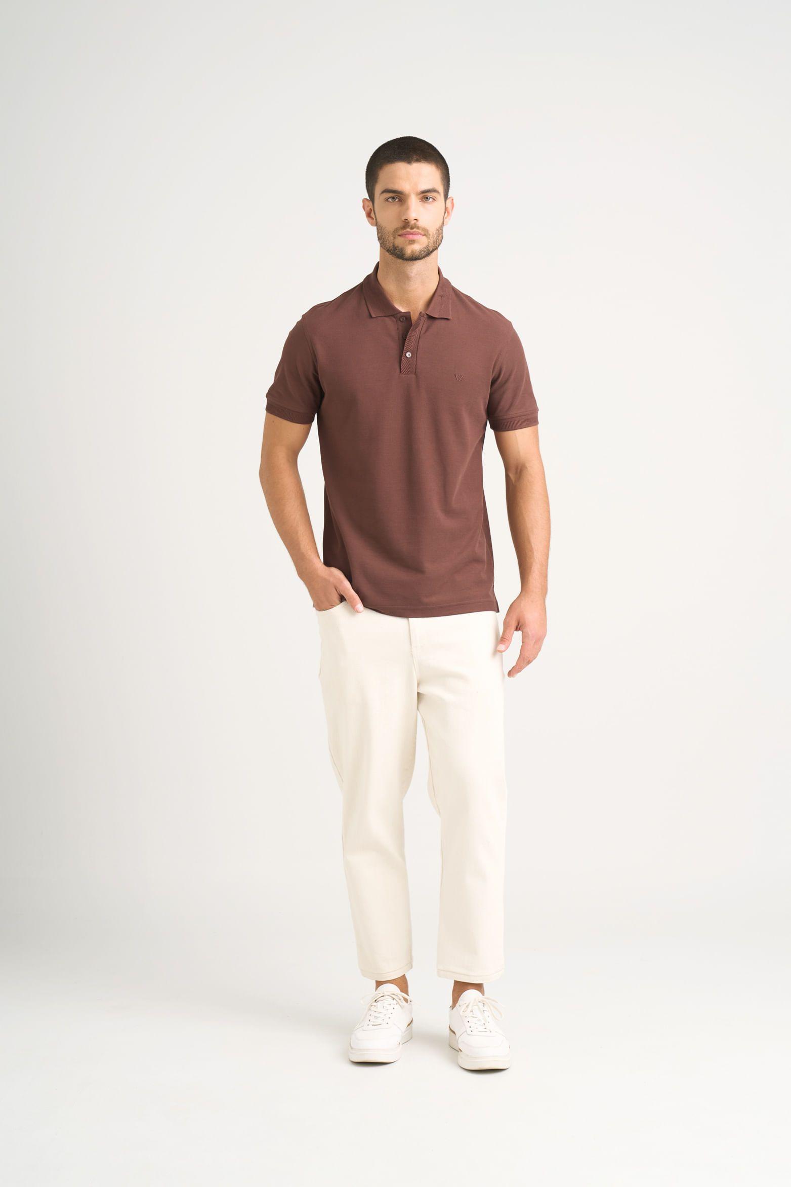 Polo para hombre semi fit detalle jacquard café-1
