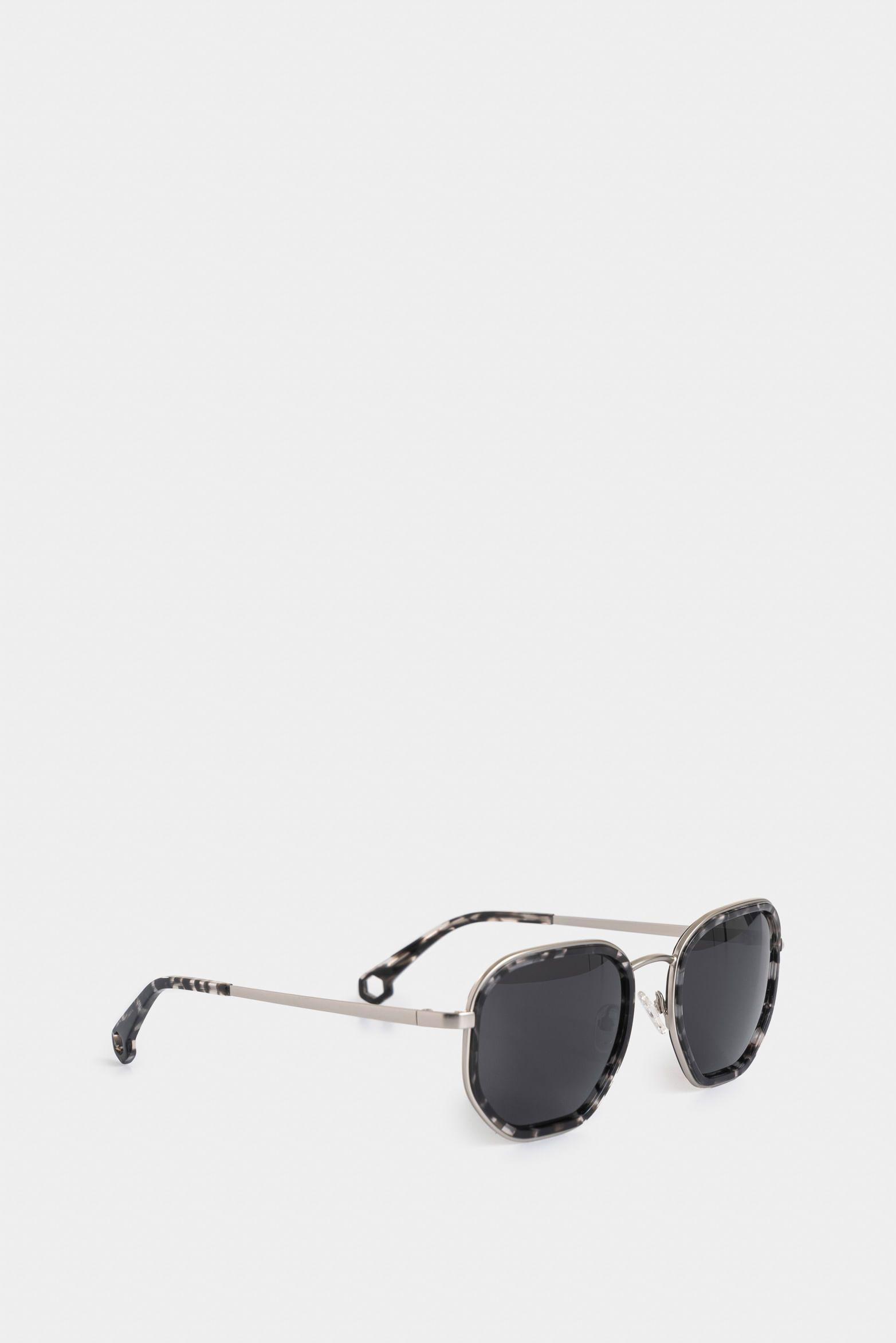 Gafas Orion lente polarizado para mujer silueta heagonal Plata-1