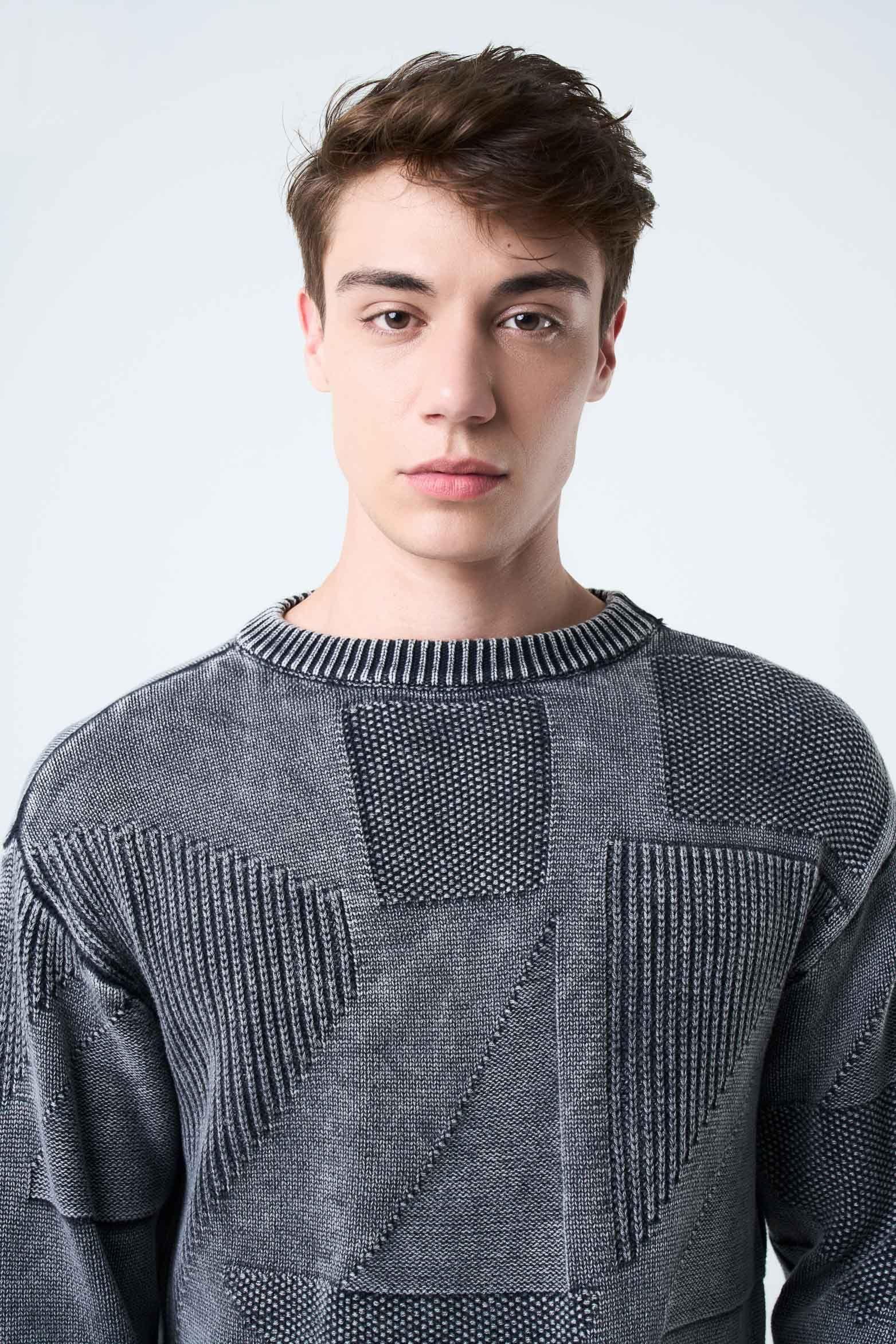 Sweater tejido Triángulos para hombre semi ajustado gris-4