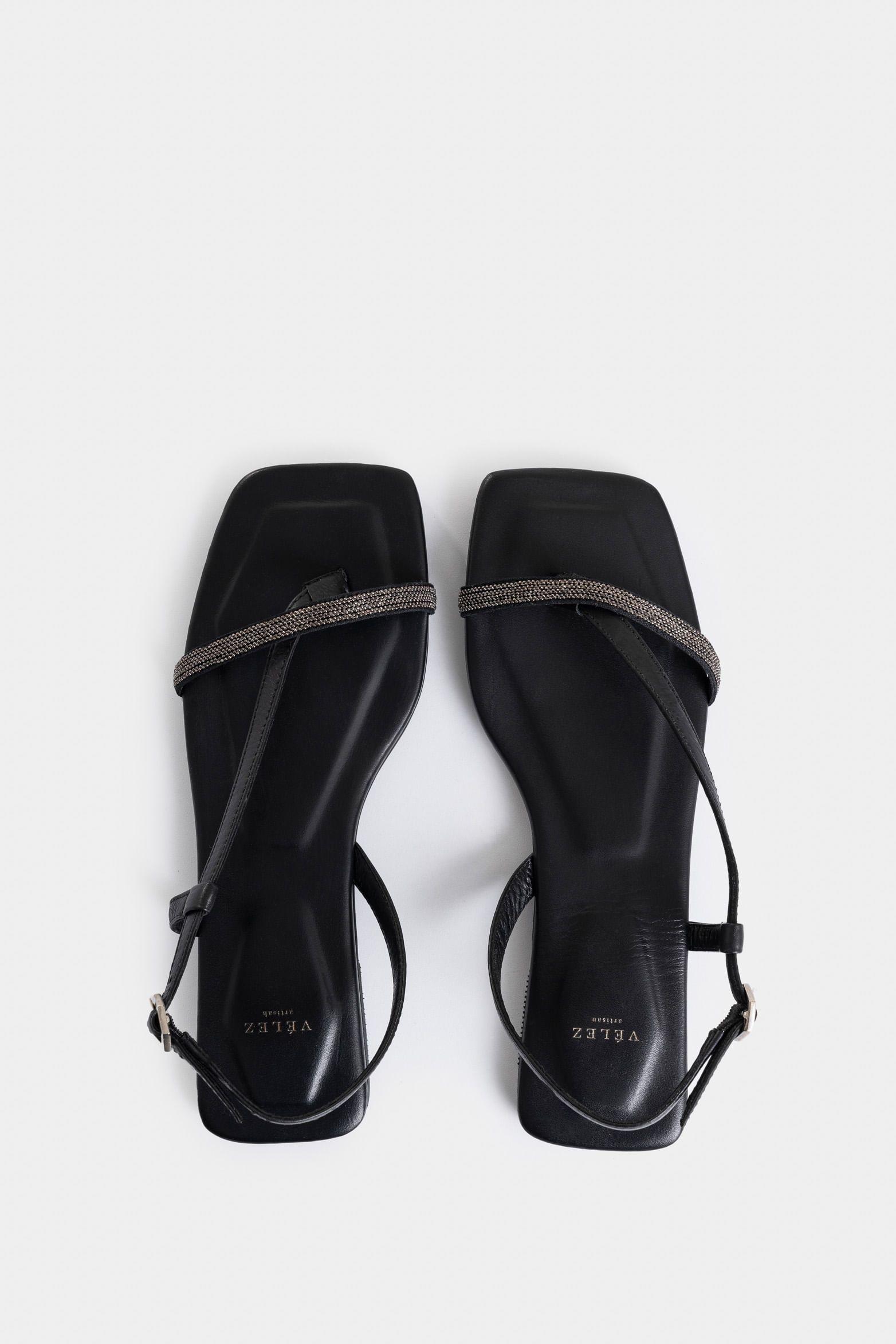 Sandalia plana Sirio de cuero para mujer detalle millaré negro-3