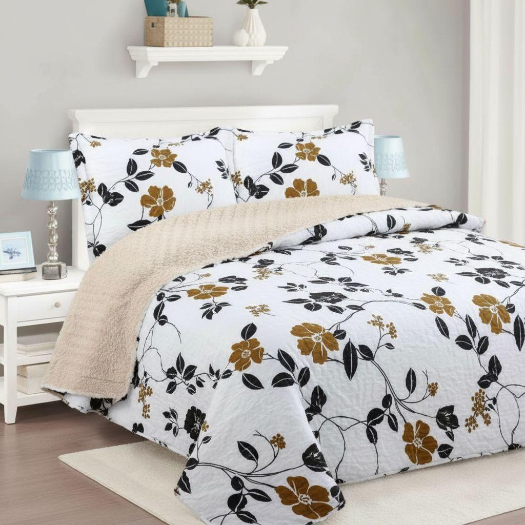 Cubrecama Quilt Sherpa 1.5 - Varios Modelos W.m G Blanco Floral En Tonos Blanco Negro Y Mostaza-2