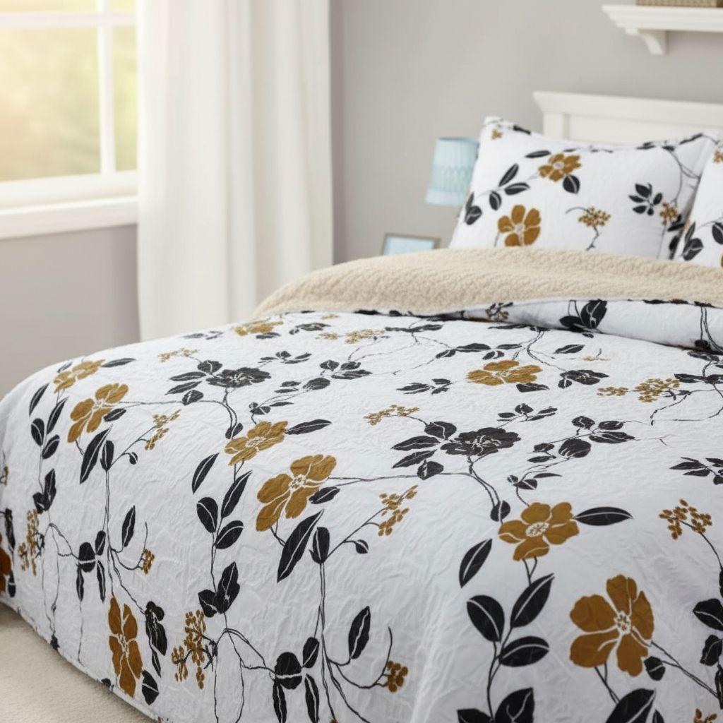 Cubrecama Quilt Sherpa 1.5 - Varios Modelos W.m G Blanco Floral En Tonos Blanco Negro Y Mostaza-5