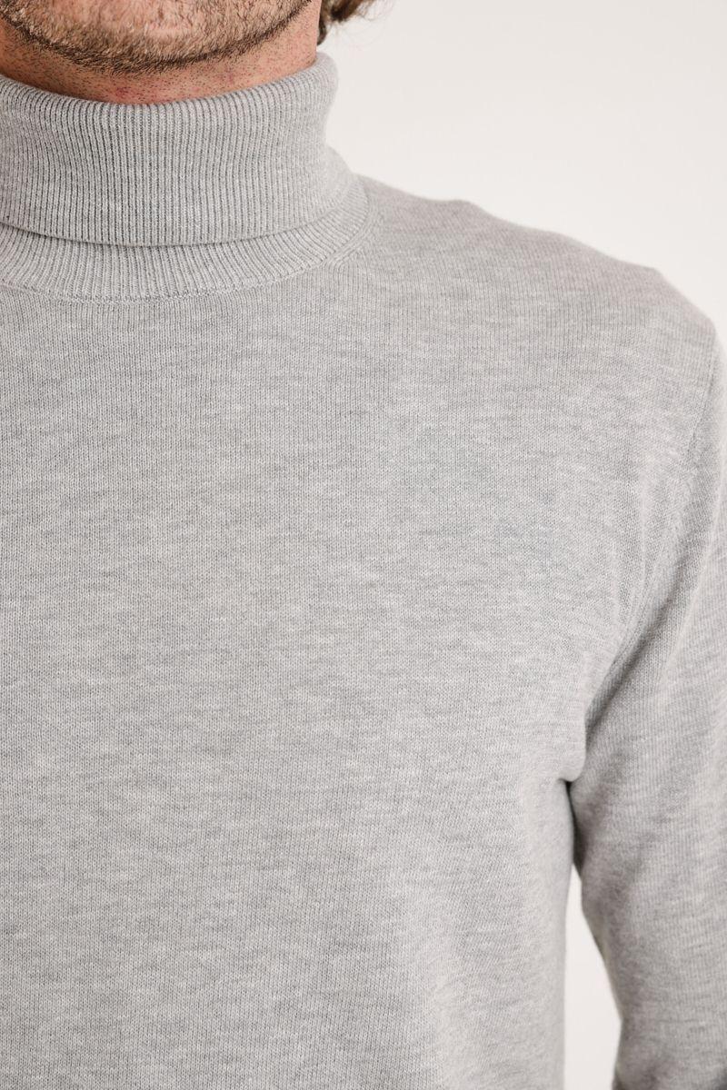 Sweater hombre cuello alto gris-2