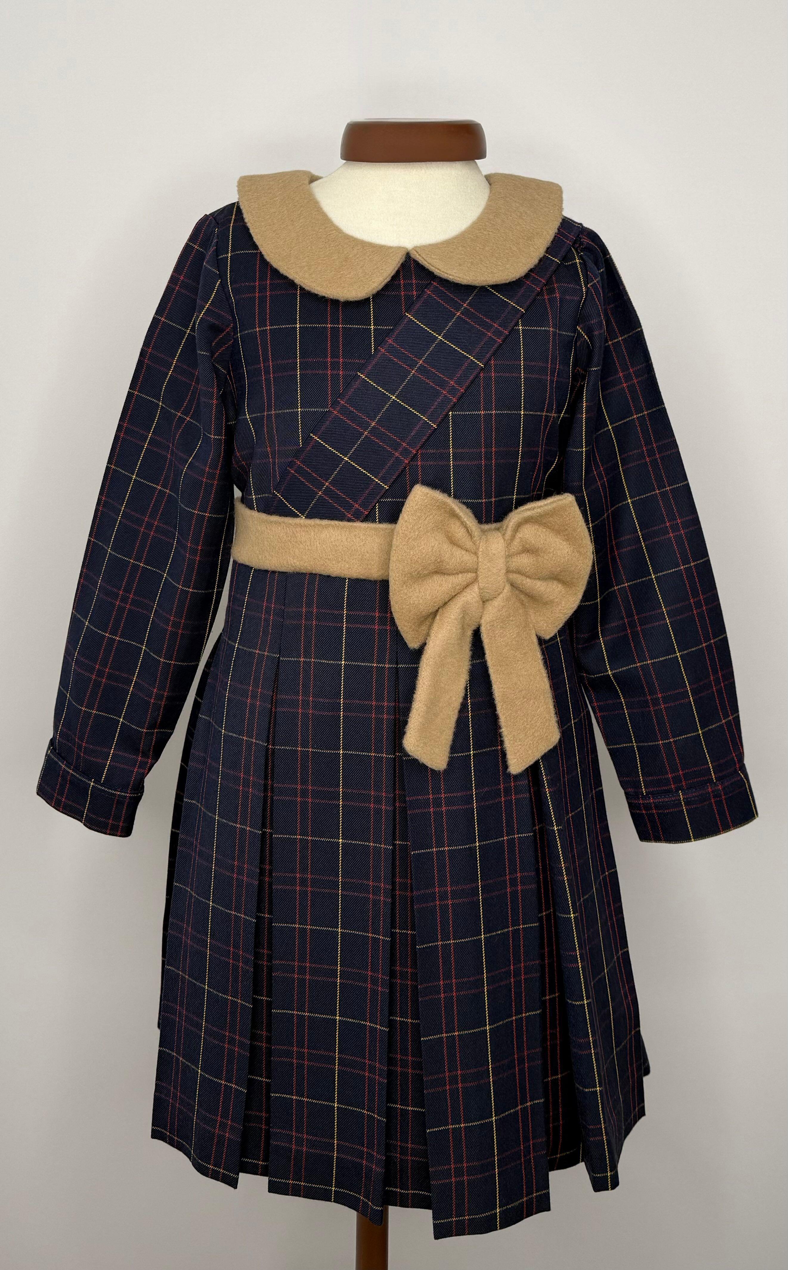 Vestido Estilo Irlandés con Cuello y Aplicaciones en Baby Alpaca Riso di Luna-0