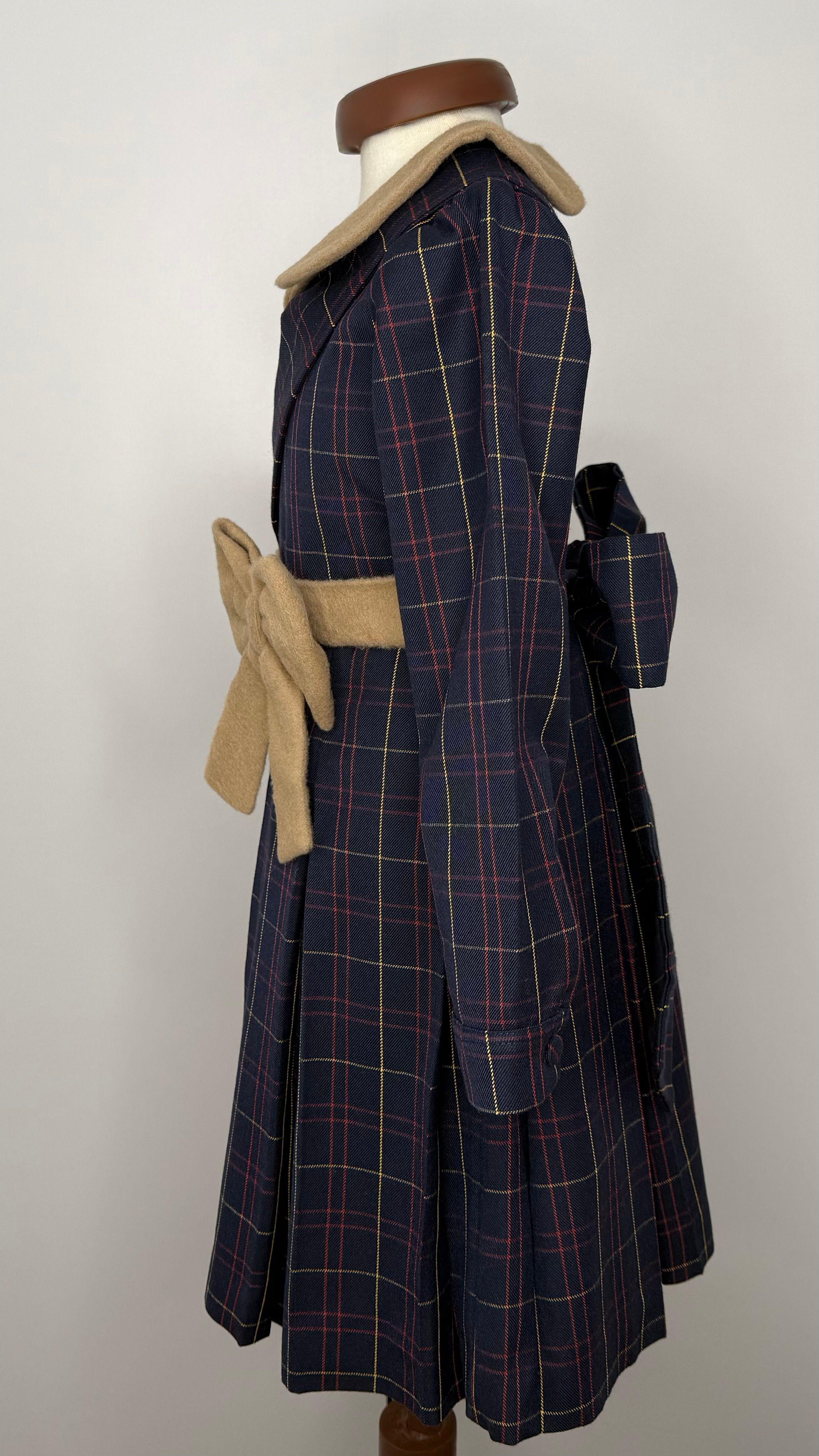 Vestido Estilo Irlandés con Cuello y Aplicaciones en Baby Alpaca Riso di Luna-1