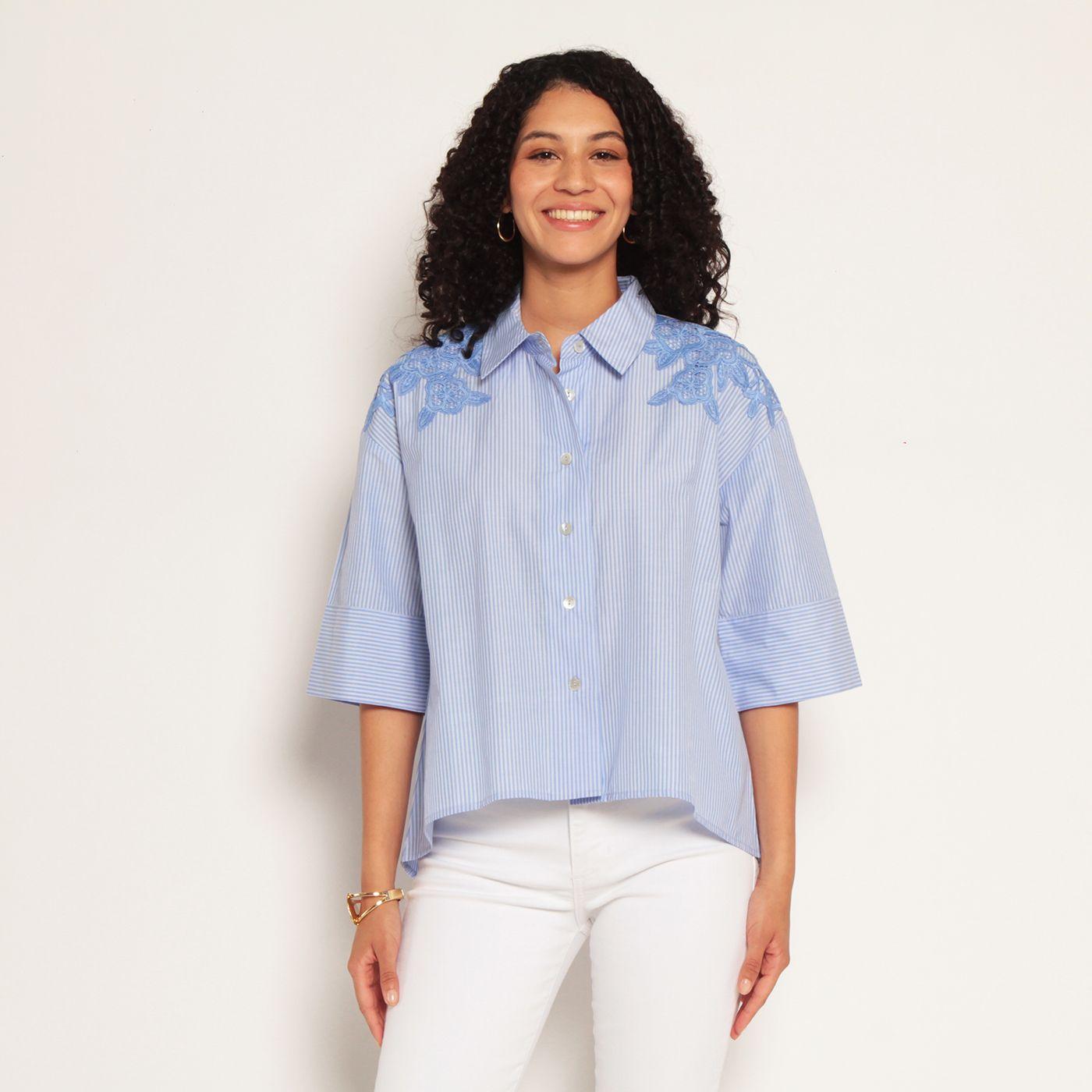 Blusa Listada Manga 3/4 Con Bordado Abotonada En Delantero-0