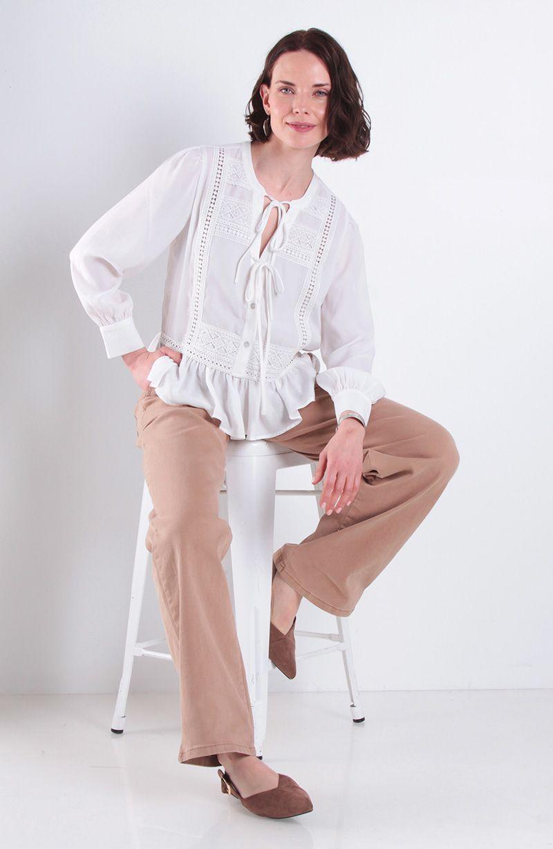 Blusa Manga Larga Bordery Escote V-3