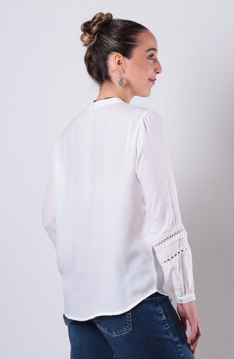 Blusa Manga Larga Brodery Abotonada En Delantero Escote V-2