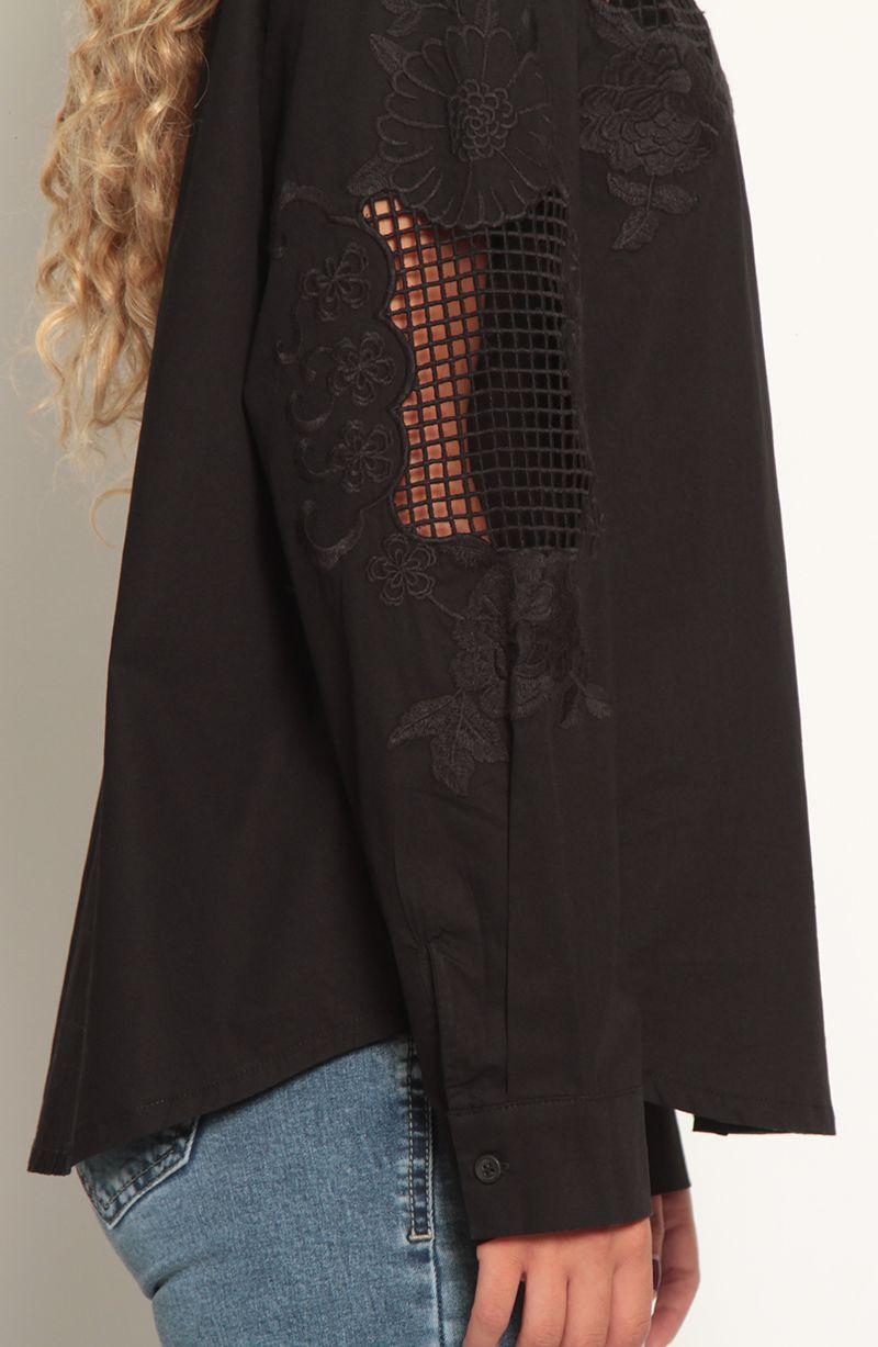 Blusa Manga Larga Con Aplicacion De Encaje Abotonada En Delantero-1