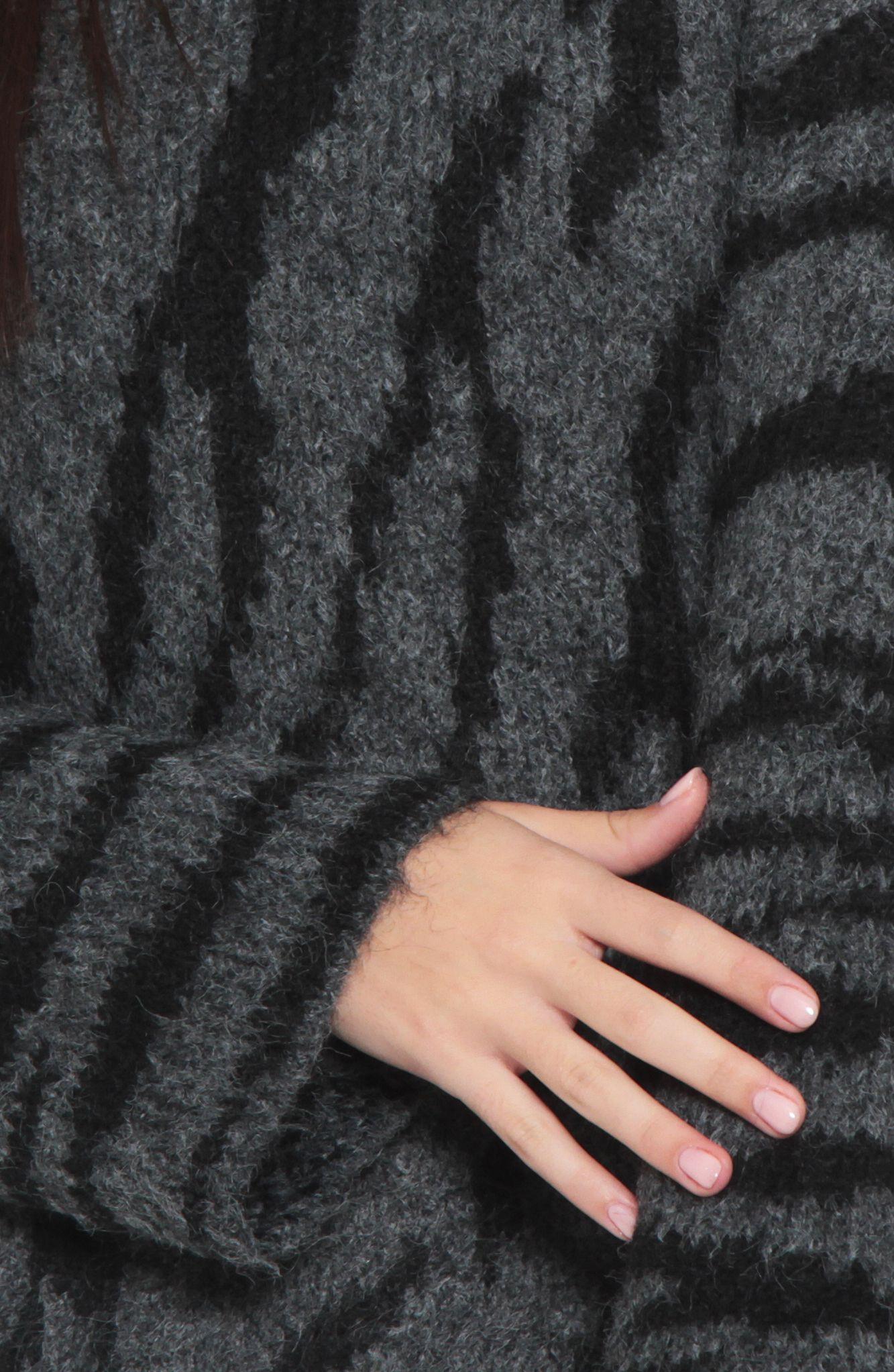 Sweater Animal Print Manga Larga    Cuello Alto-3