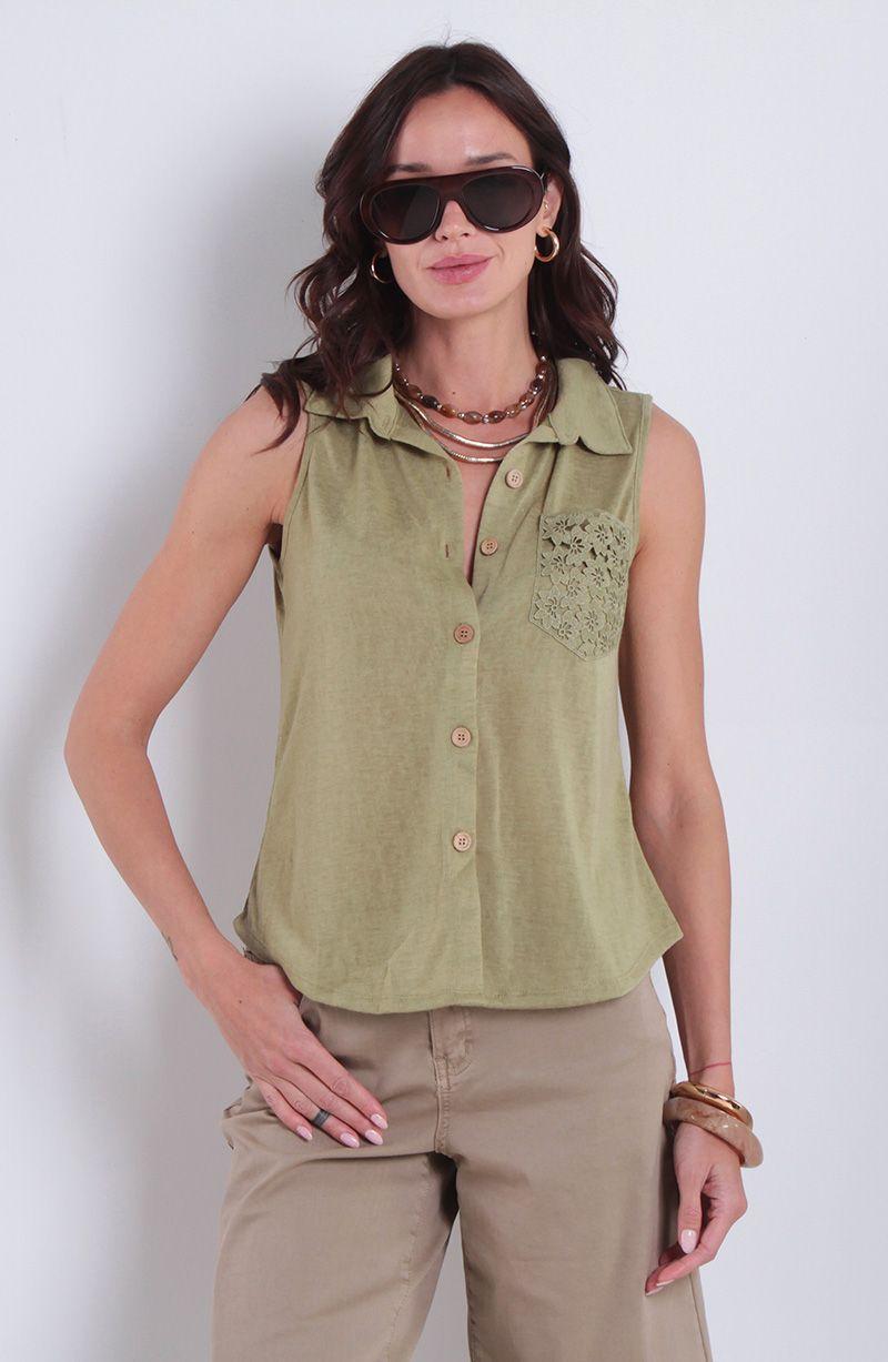 Blusa Sin Manga Abotonada En Delantero Y Bolsillo Con Aplicacion-0
