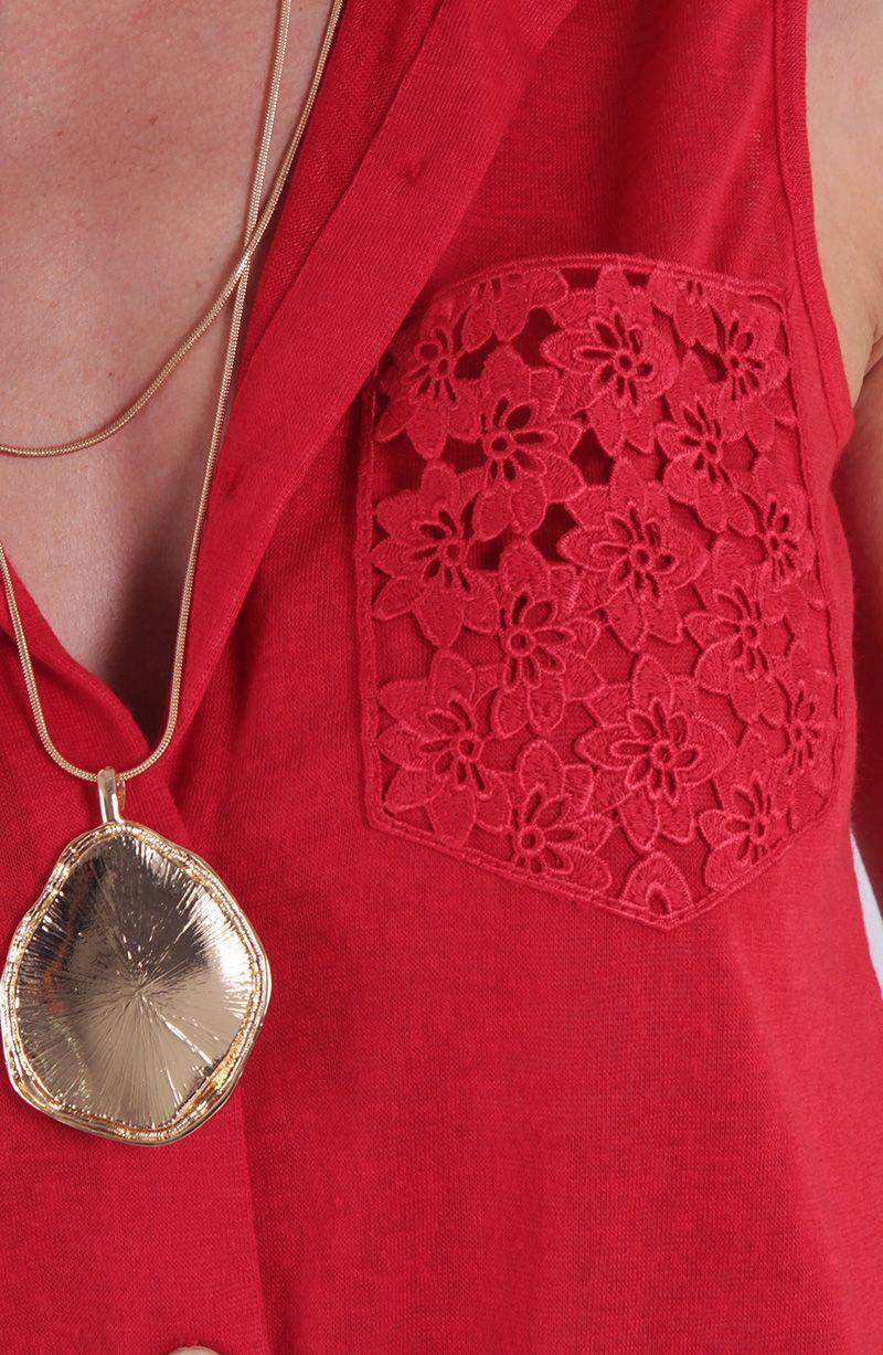 Blusa Sin Manga Abotonada En Delantero Y Bolsillo Con Aplicacion-1