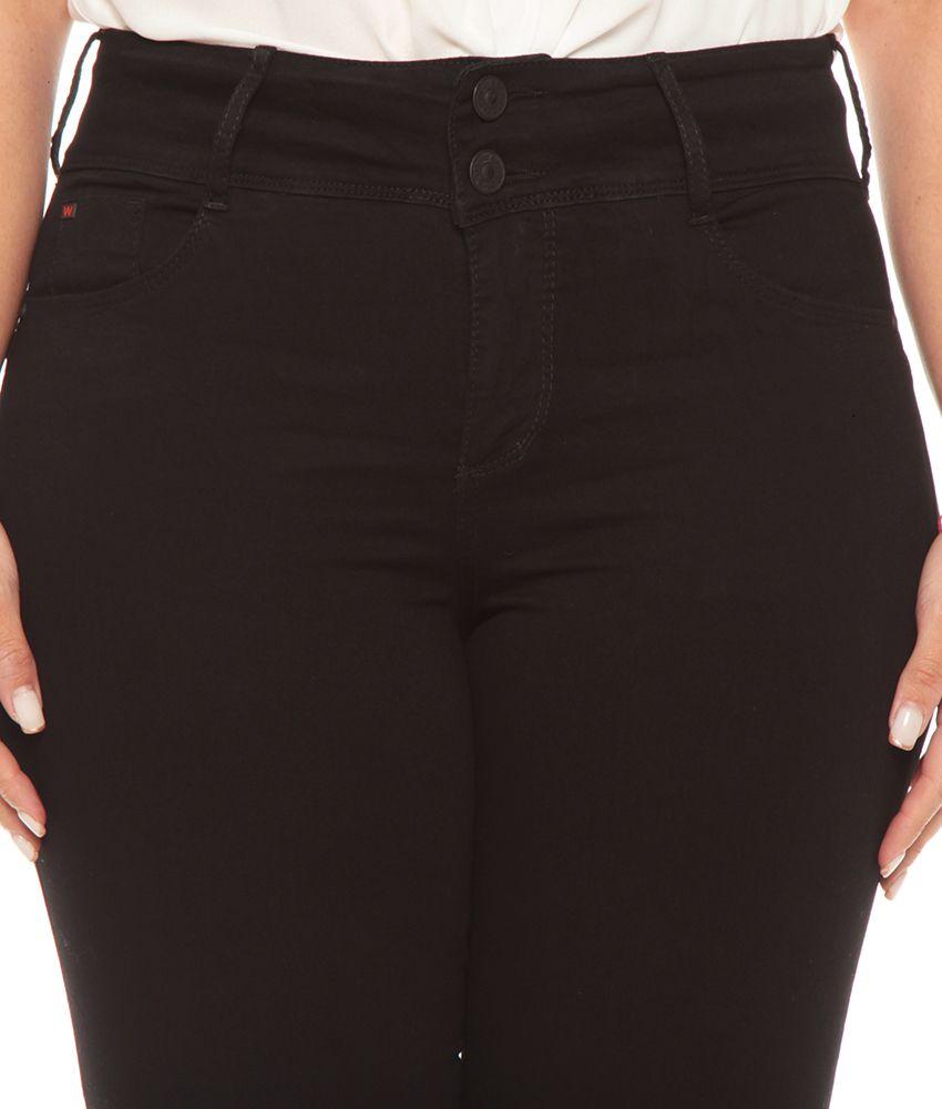 JEANS PITILLO TIRO MEDIO PUSH UP PRETINA MEDIA DOS BOTOTNES-2