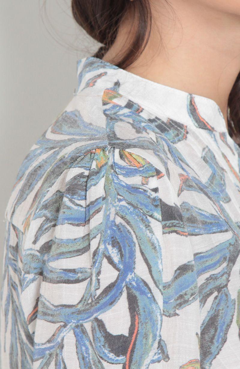 Blusa Manga Larga Estampada Escote V  Abotonada En Delantero-2