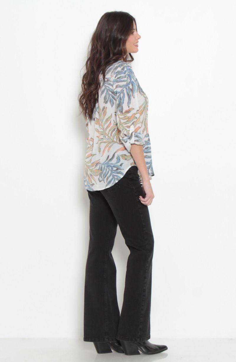 Blusa Manga Larga Estampada Escote V  Abotonada En Delantero-6
