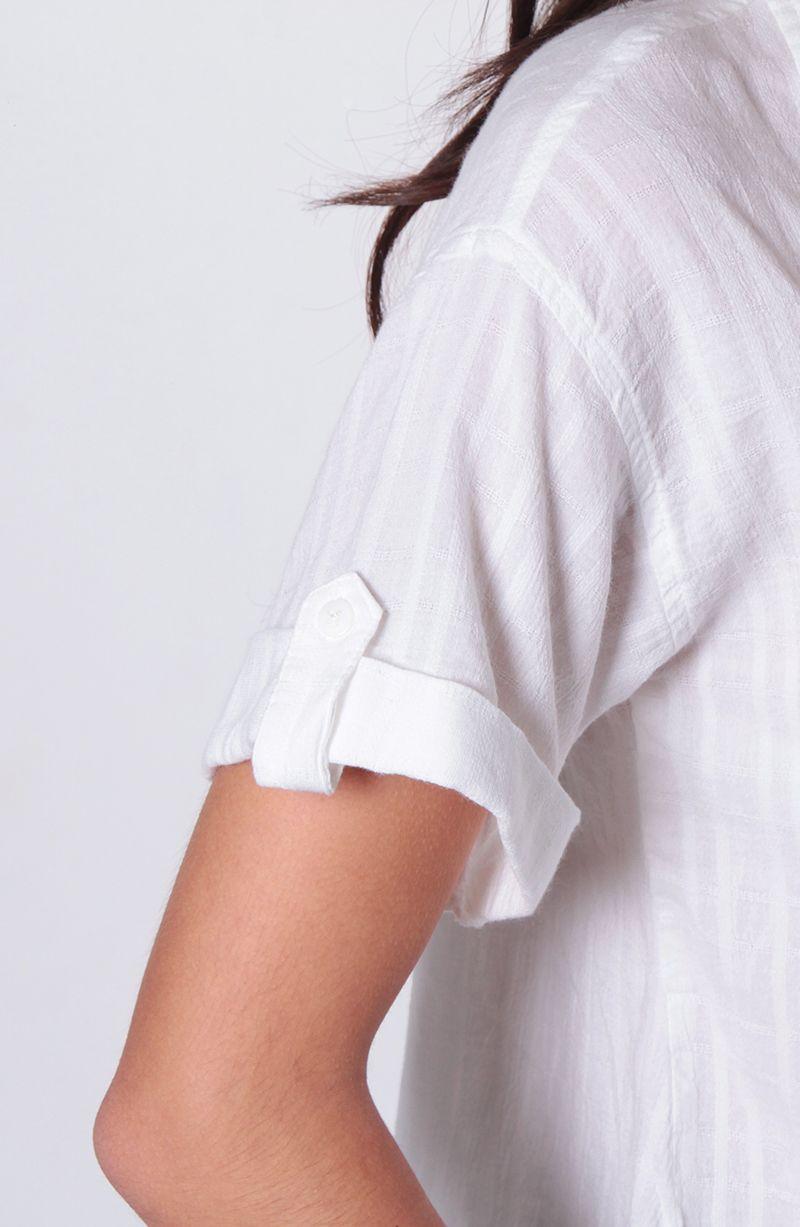 Blusa Manga Corta  Abotonada En Delantero Con Bolsillo-2