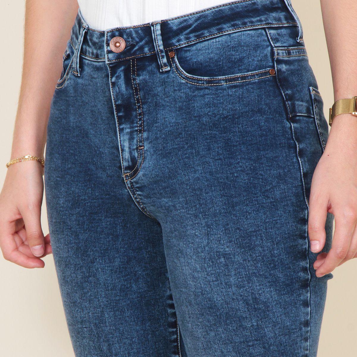 Jeans Recto Tiro Alto Pretina Basica 1 Boton Detalle Parte Baja-4