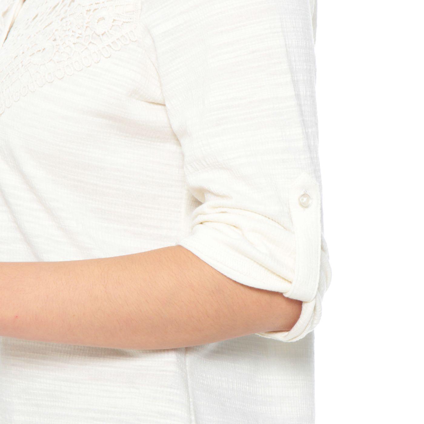 Blusa Manga 3/4 Solida Con Encaje En Delantero Escote V-3