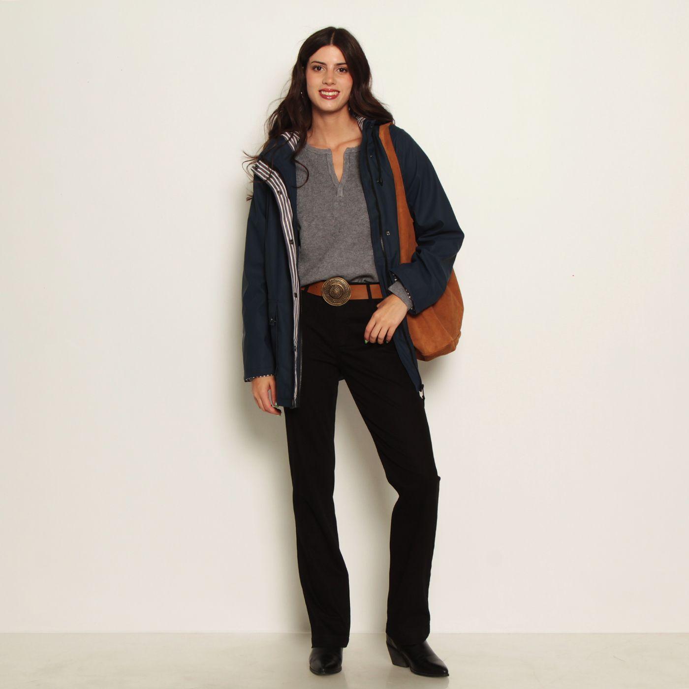 Chaqueta Impermeable Con Capucha Y Bolsillos-3