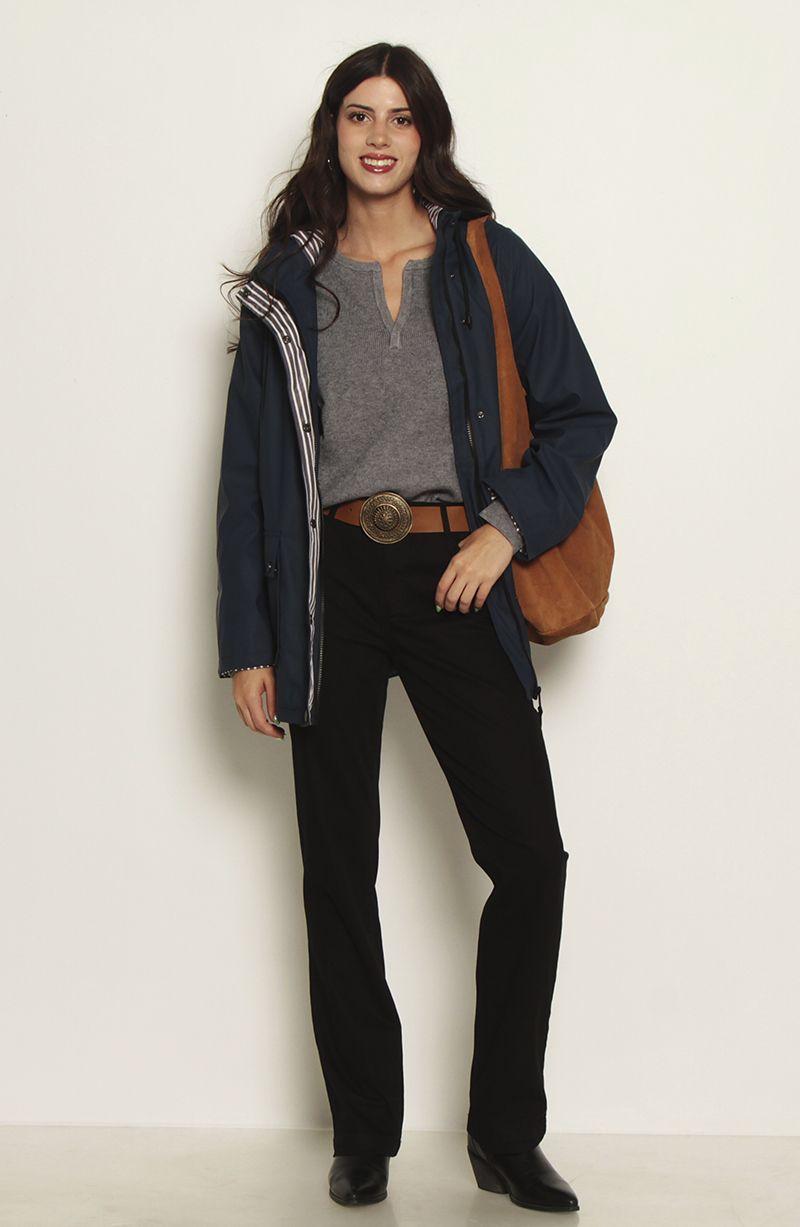 Chaqueta Impermeable Con Capucha Y Bolsillos-3