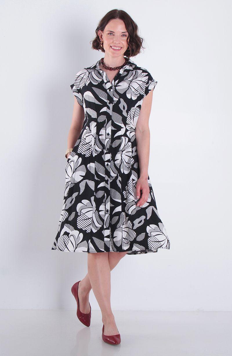Vestido Estampado Manga Corta Abotonado En Delantero Escote V-2