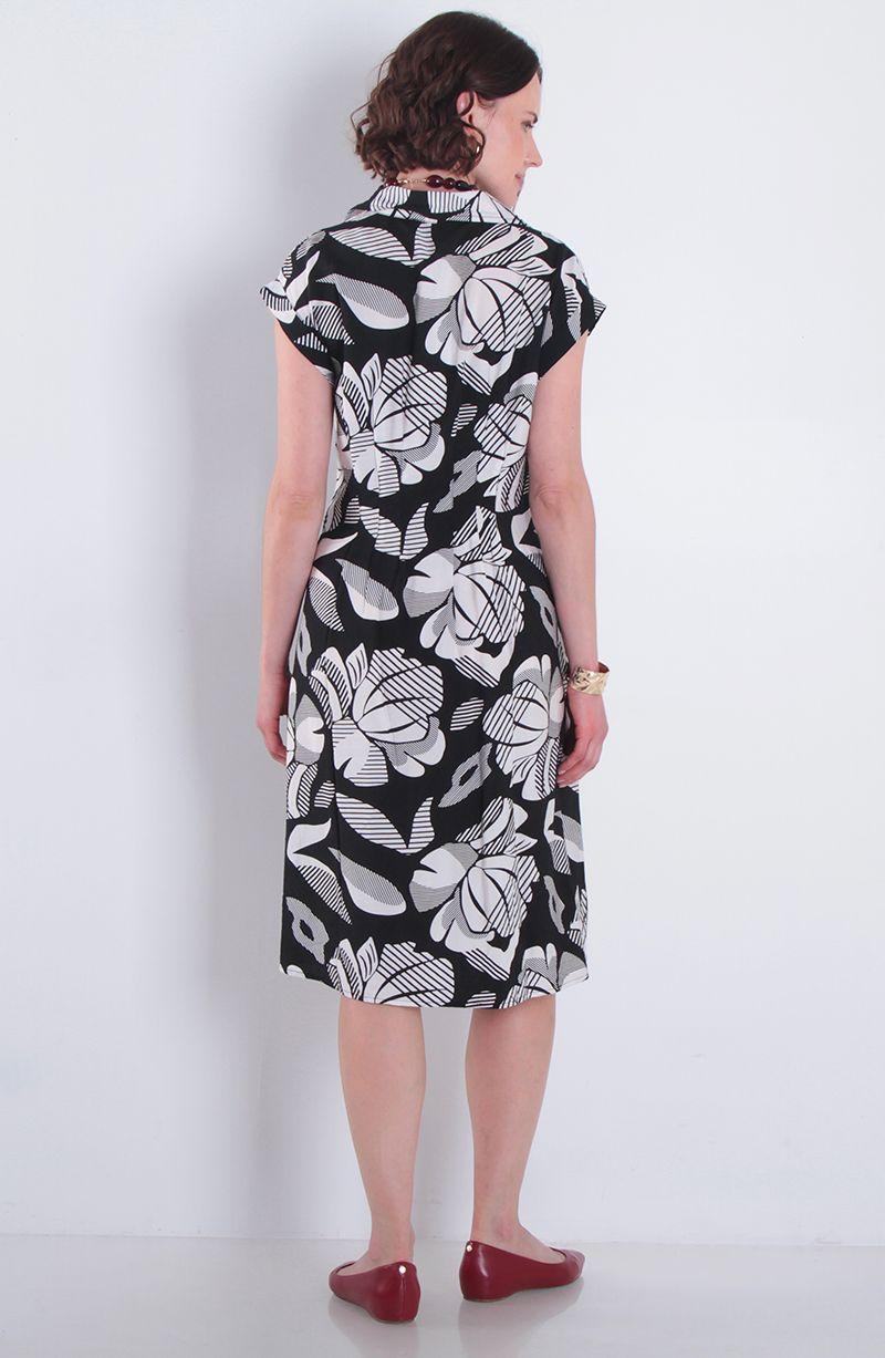 Vestido Estampado Manga Corta Abotonado En Delantero Escote V-3