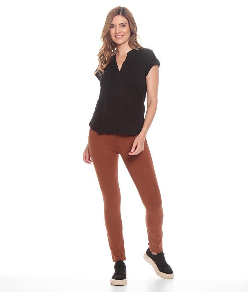 POLERA CON BORDADO EN DELANTERO MANGA CORTA-4