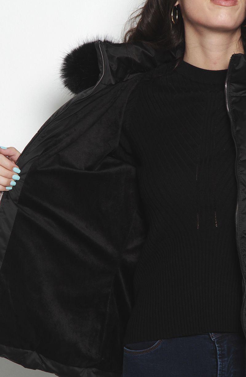 Parka Manga Larga Con Capucha   Y Cierre Delantero-5